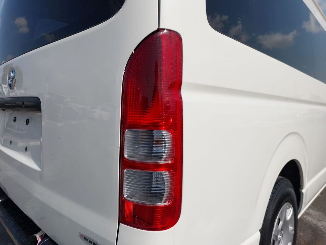 تويوتا هاياس TOYOTA HIACE VAN RHD 2015 MODEL 3.0 L DIESEL AUTOMATIC(PM15731)
