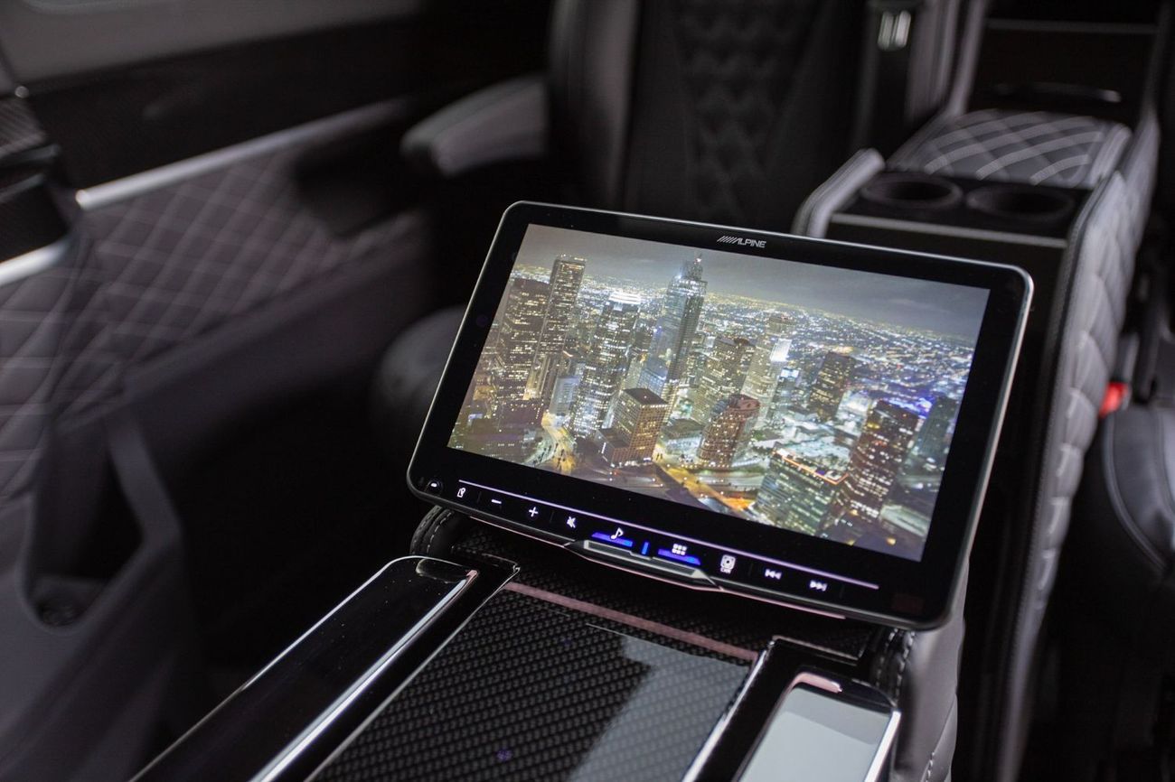 Mercedes-Benz V 300 Senzati GCC VIP Interior. Mercedes-Benz Approved Conversion