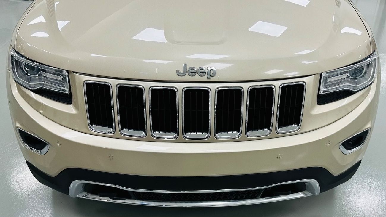 Jeep Grand Cherokee Limited GCC .. Original  Paint .. Perfect Condition .. Full Options .. V6