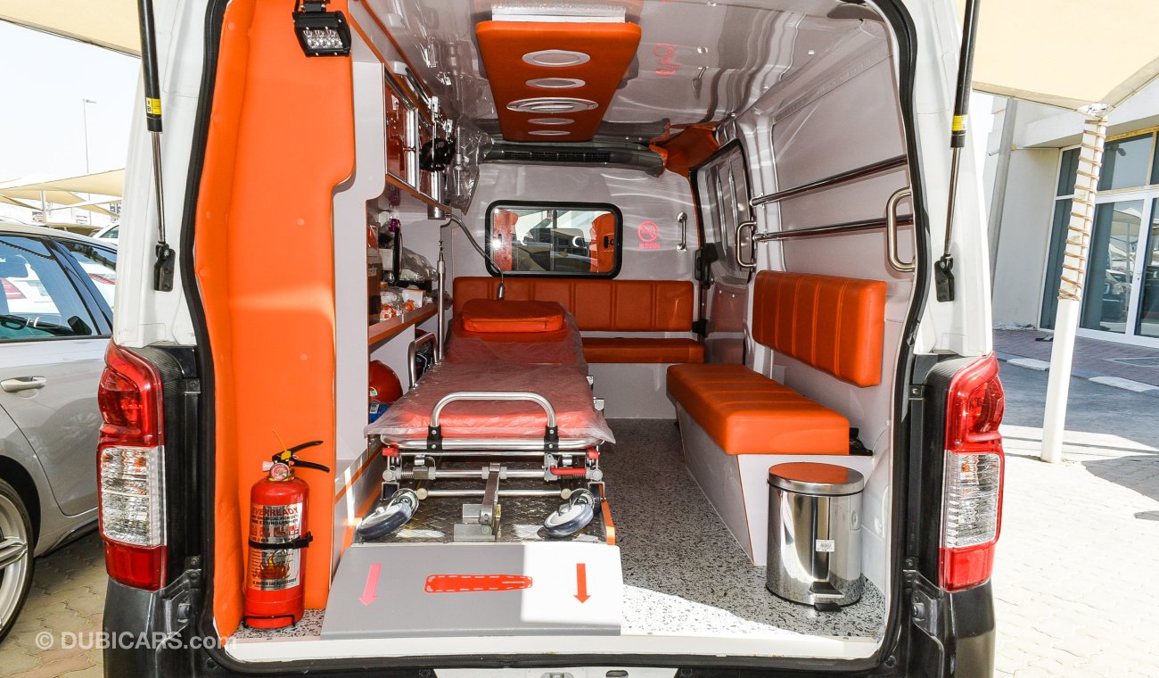 نيسان أورفان Ambulance