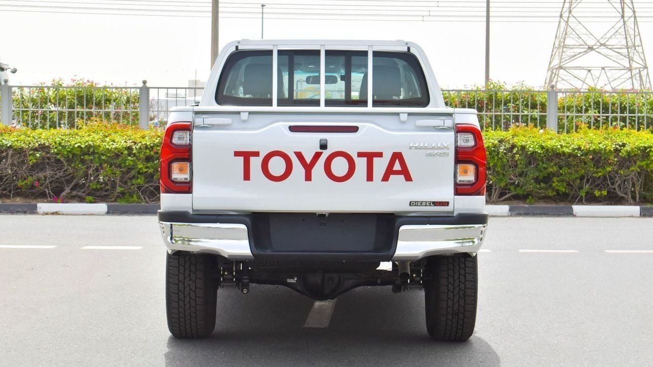 تويوتا هيلوكس GLS DIESEL ECTAGR003 – 2026 Toyota Hilux Double Cab High Options - 2.4L Diesel Manual 4wd – White w Black
