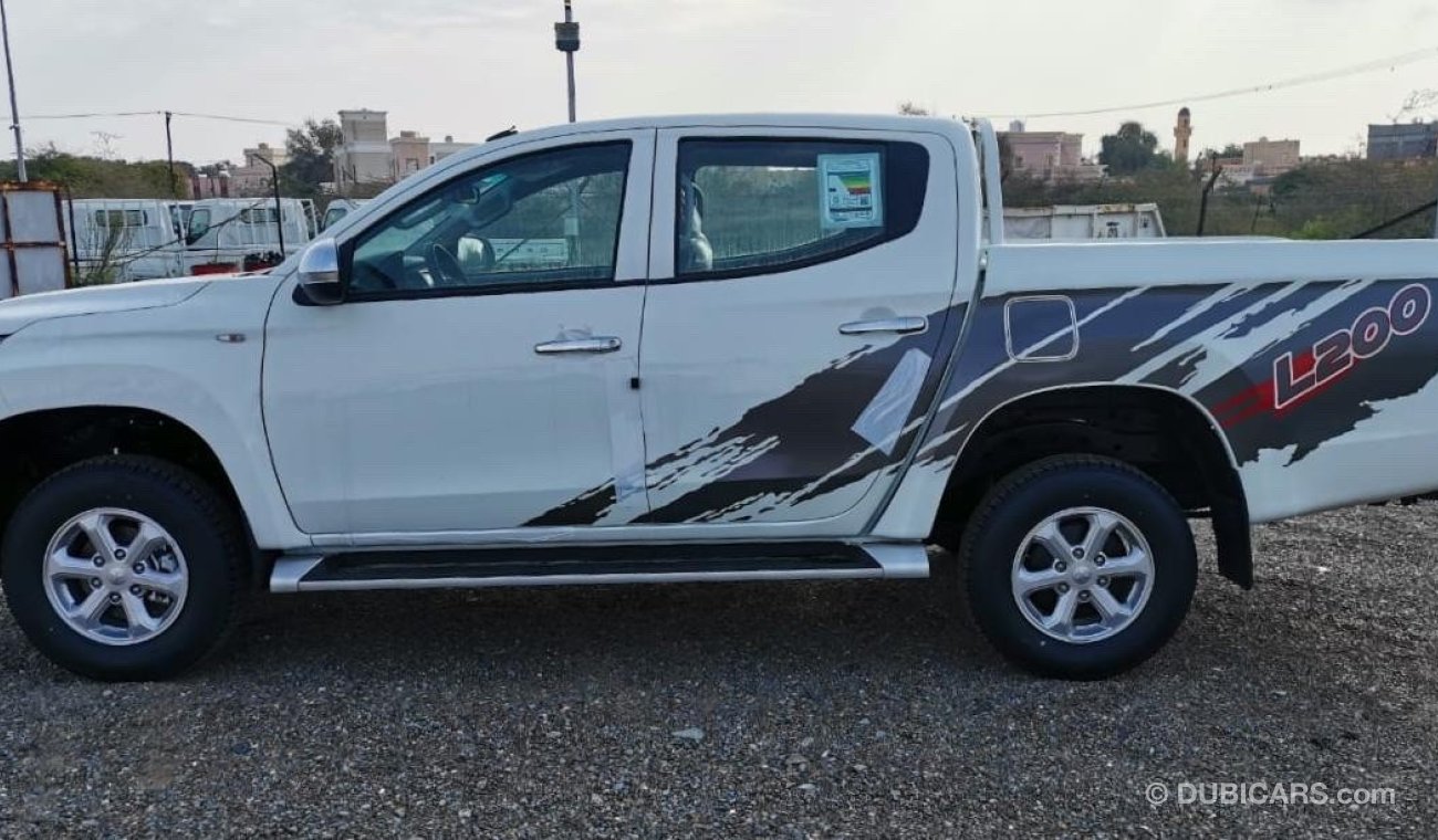 Mitsubishi L200 M/T 2021 Petrol GCC ( Prod. Jan/2021 ) Full option chrome package