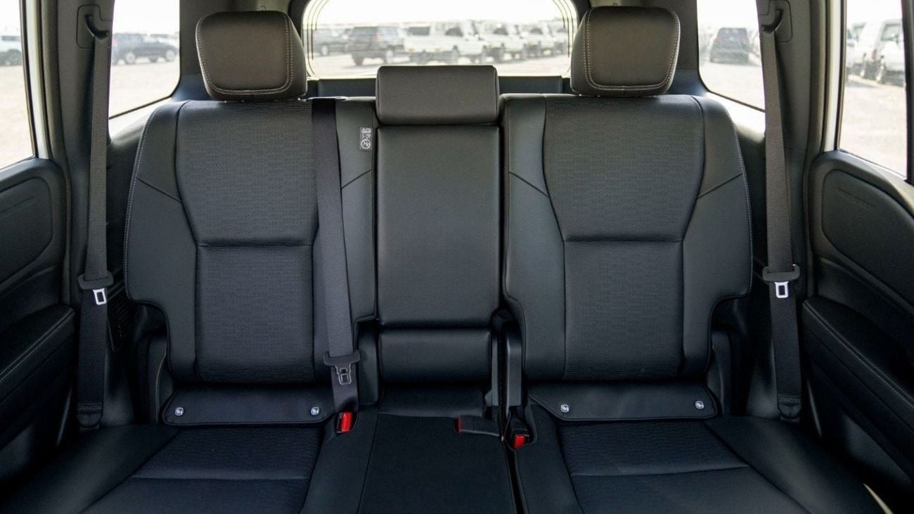 Toyota Prado TOYOTA PRADO 250 2.4P AT FIRST EDITION MY2024 – WHITE