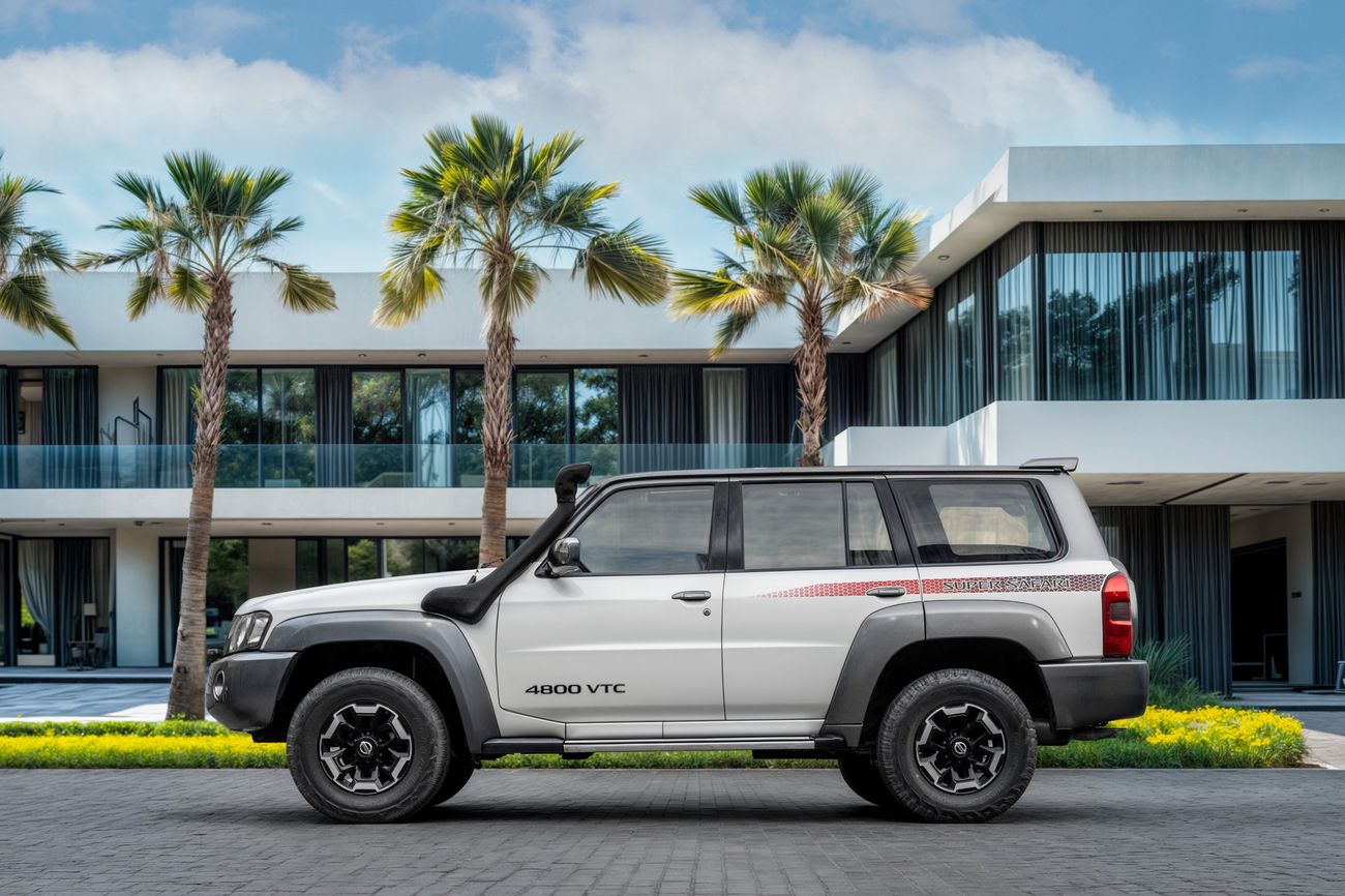 Nissan Patrol Patrol Super Safari | 3,330 P.M | 0% Downpayment | Perfect Condition! | Ramadan Offer!