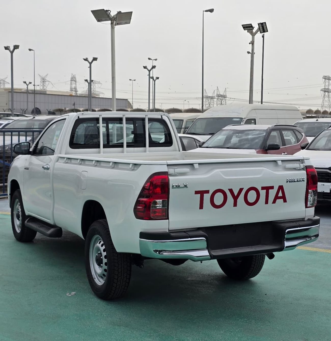 تويوتا هيلوكس GL 2.4L Single Cab Utility