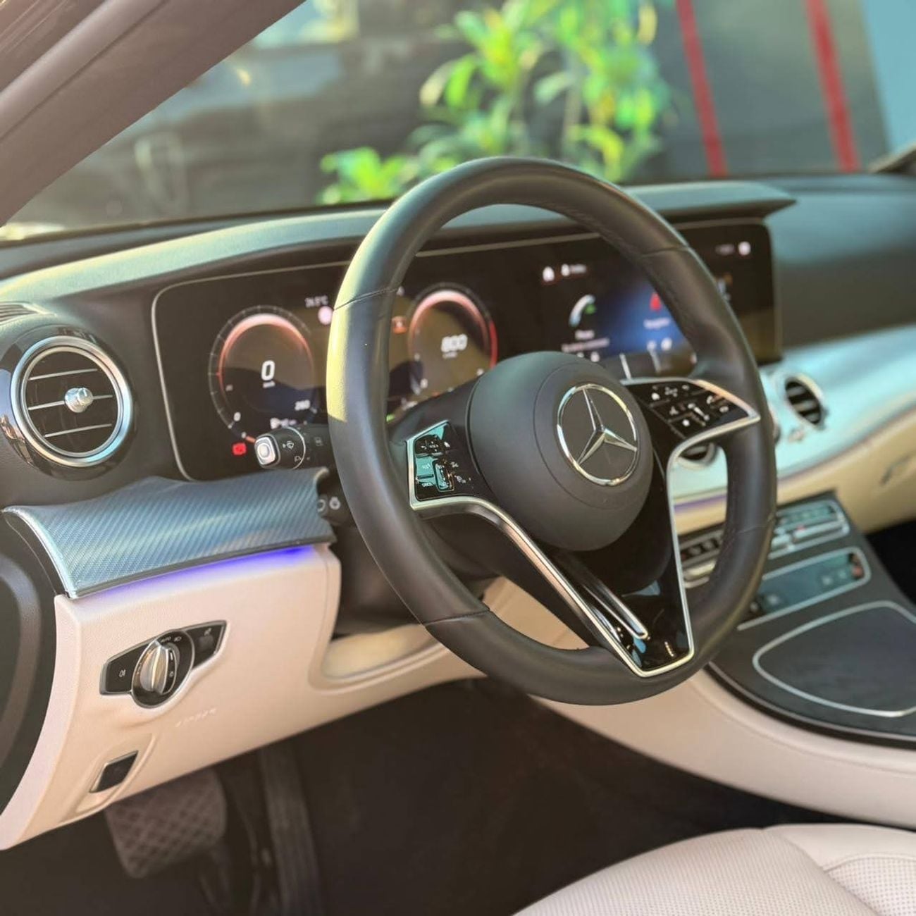 مرسيدس بنز E 350 4MATIC (NON GCC) مرسيدس E350 موديل 2021   وارد كوريا  كلين تايتل (Clean Title)  الممشى: 31,057 كم  ا