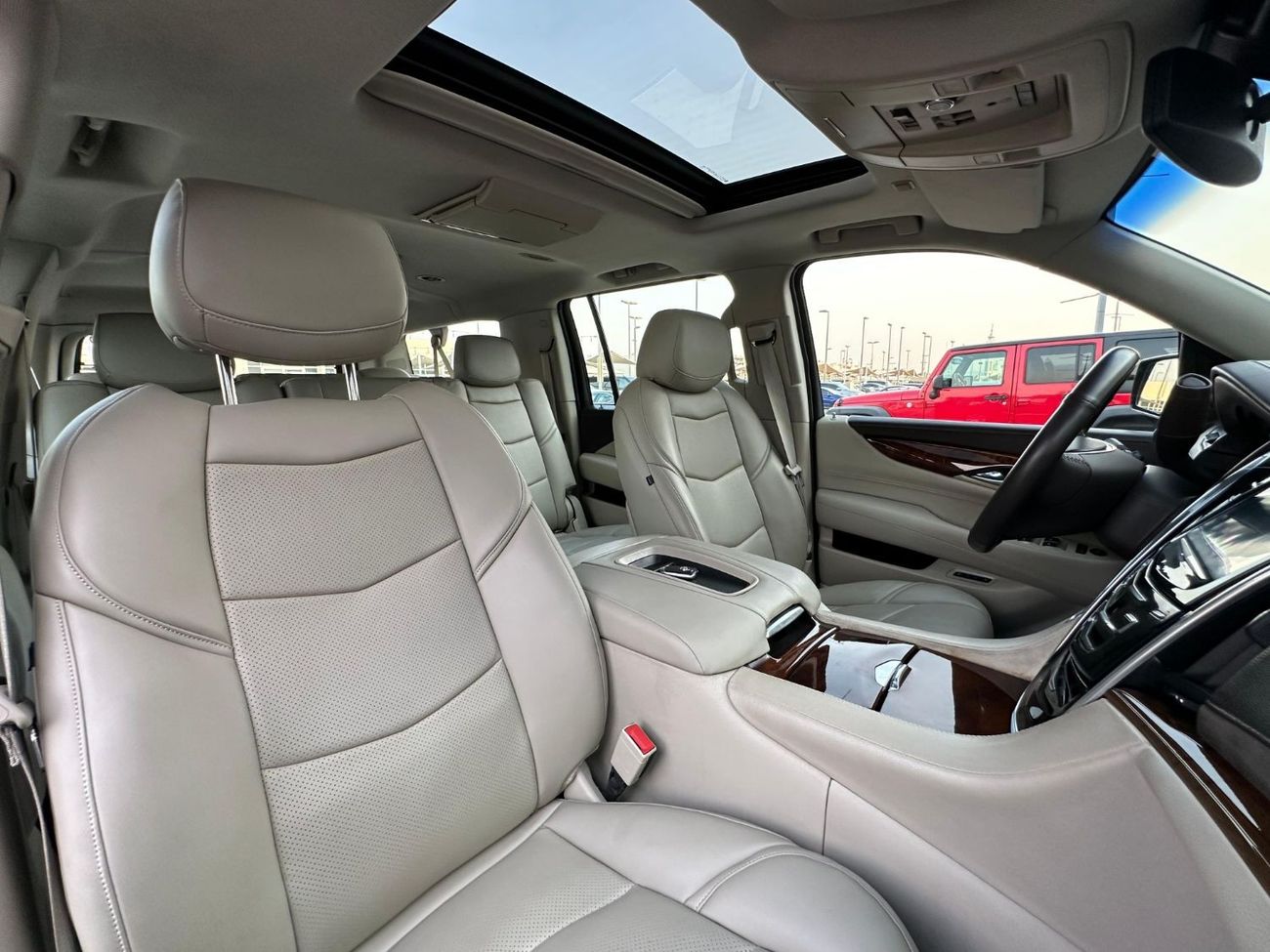 Cadillac Escalade ESCALADE ESV PLATINUM 2015 GCC FULL OPITION // PERFECT CONDITION