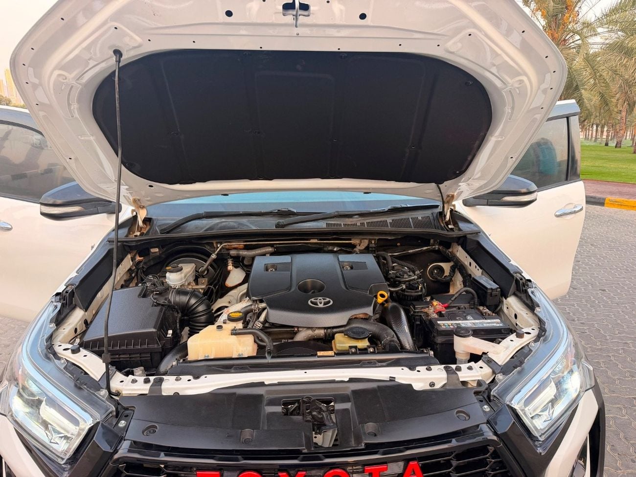 تويوتا هيلوكس SR With Upgrade GR Sport shape