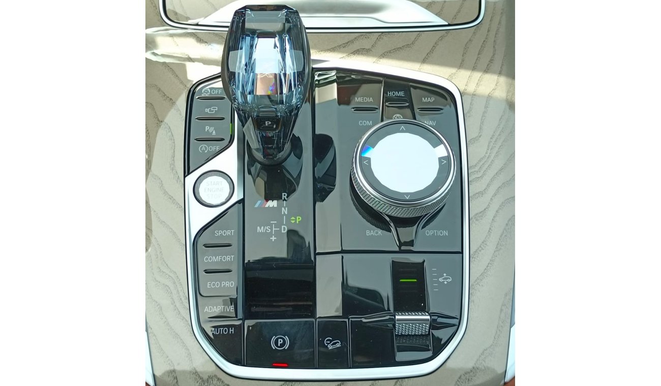 بي أم دبليو X7 M50i