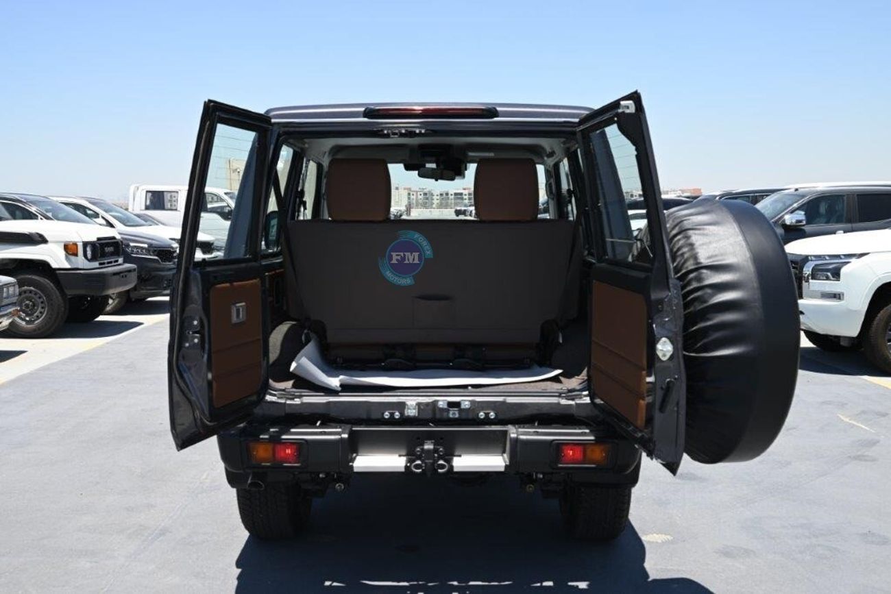 تويوتا لاند كروزر 70 71 4.0L Petrol AT (Full Option)