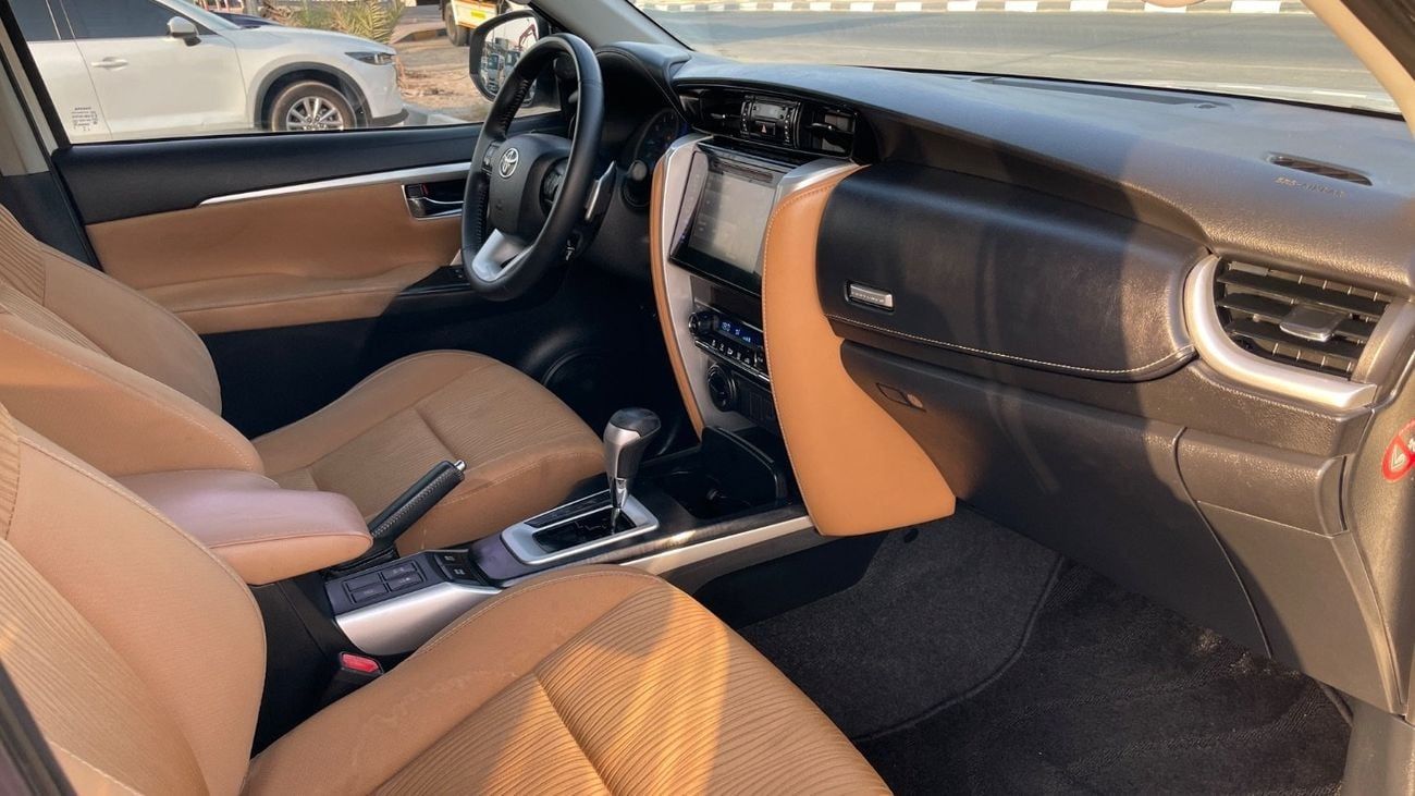 Toyota Fortuner GXR 4.0L (278 HP)