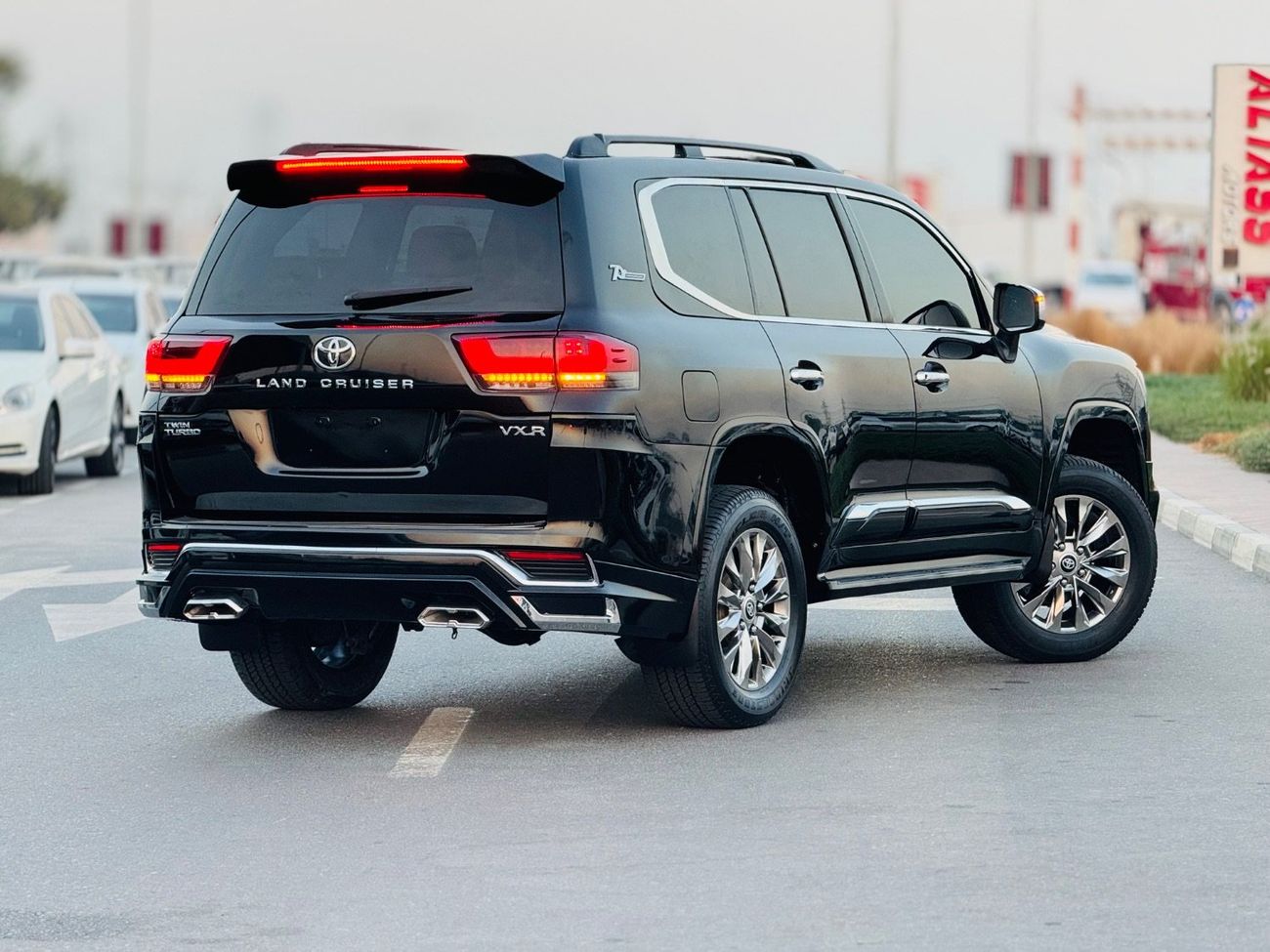 Toyota Land Cruiser Toyota Land Cruiser VXR upgraded to 2025