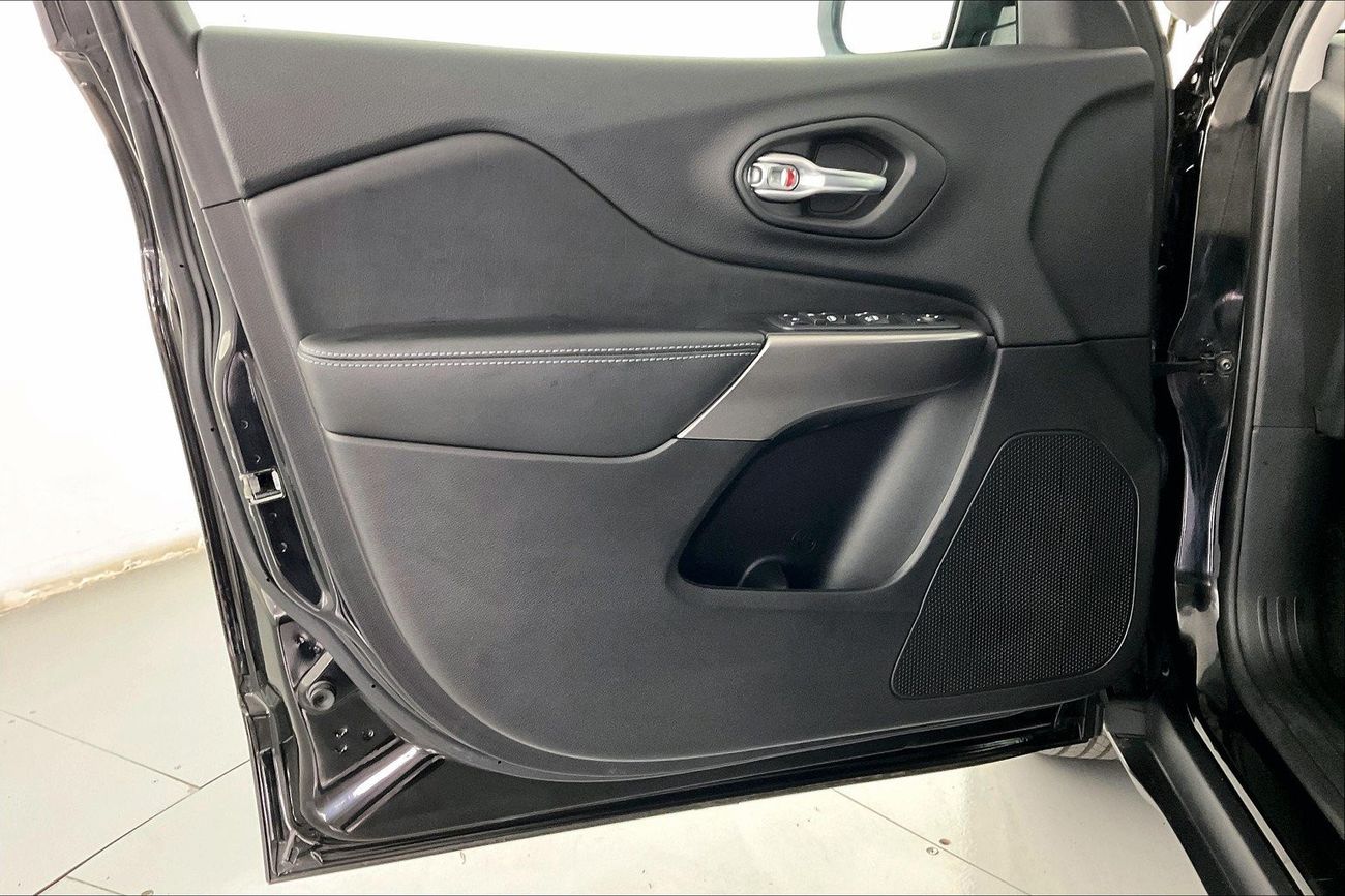 Infiniti Q50 Premium / Luxe | 1 year free warranty | 0 Down Payment