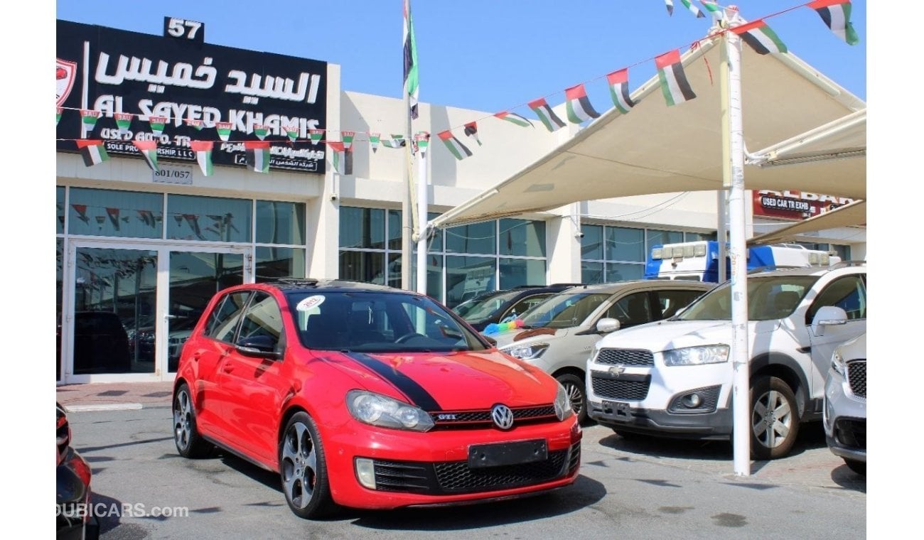 فولكس واجن جولف GTI خالية من الحوادث - خليجي - مكينة 2000 سي سي - السيارة بحالة ممتازة من الداخل والخارج