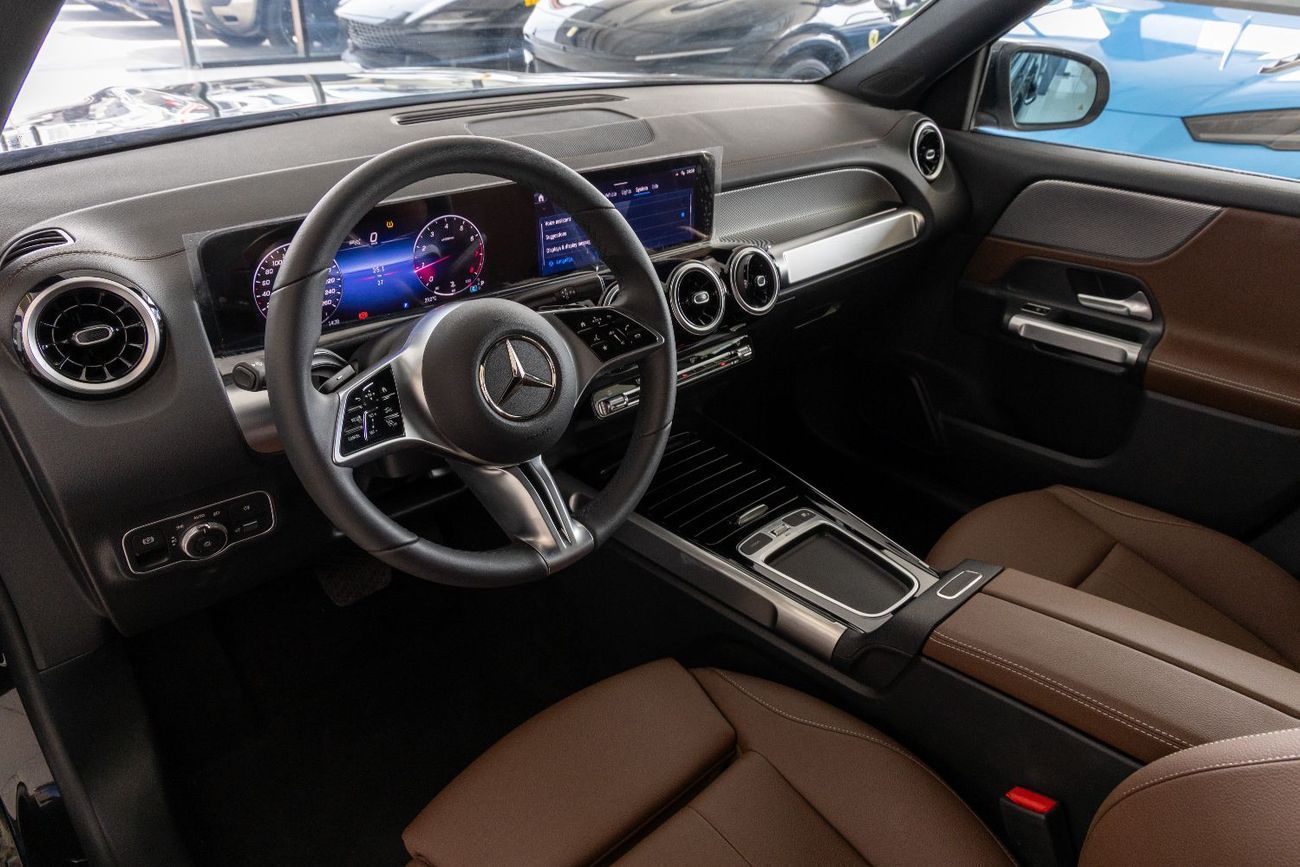 مرسيدس بنز GLB 200 Mercedes-Benz GLB200 Dynamic - 2025