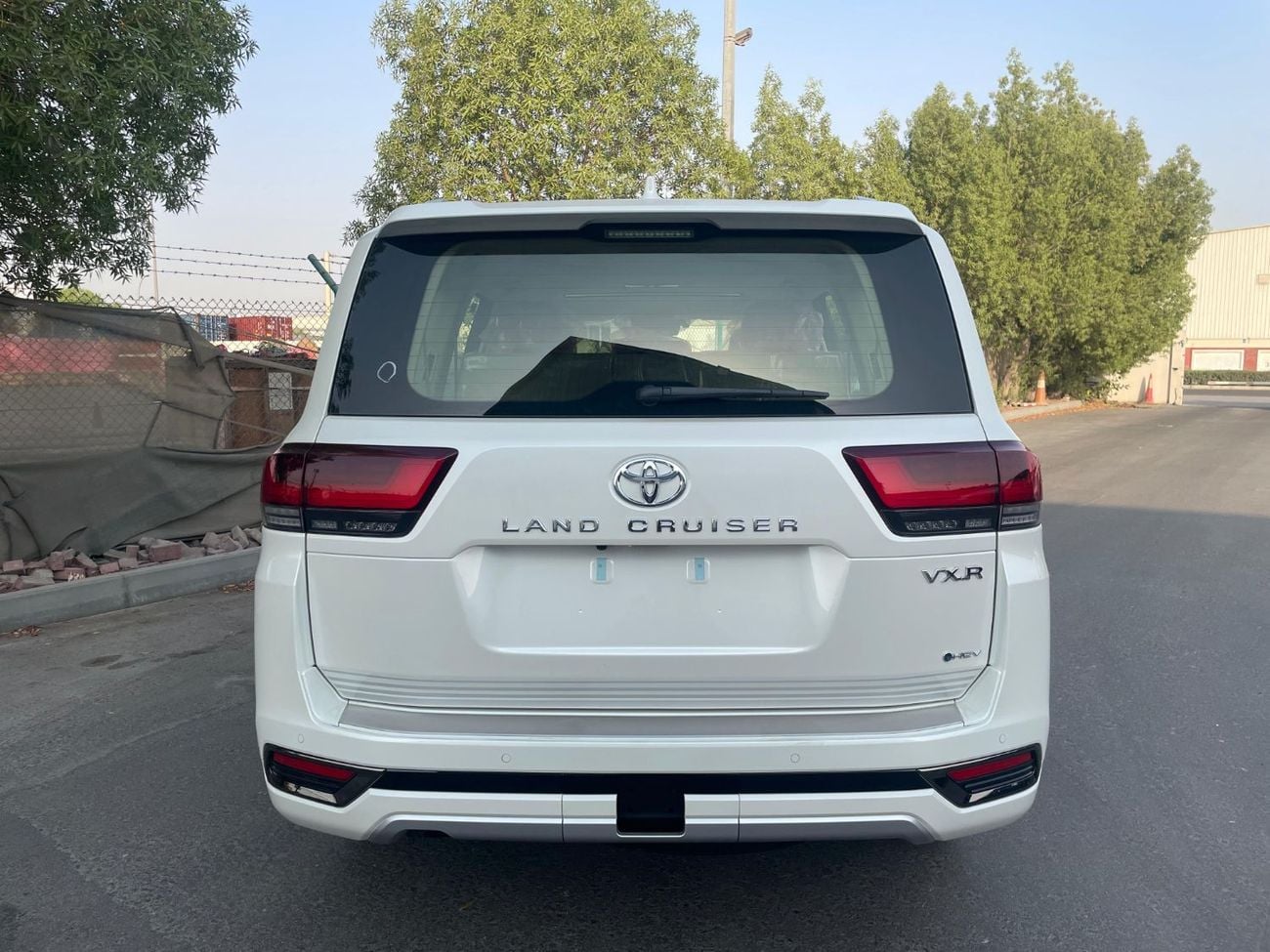 تويوتا لاند كروزر TOYOTA LANDCRUISER VXR HYBRID 2026 MODEL