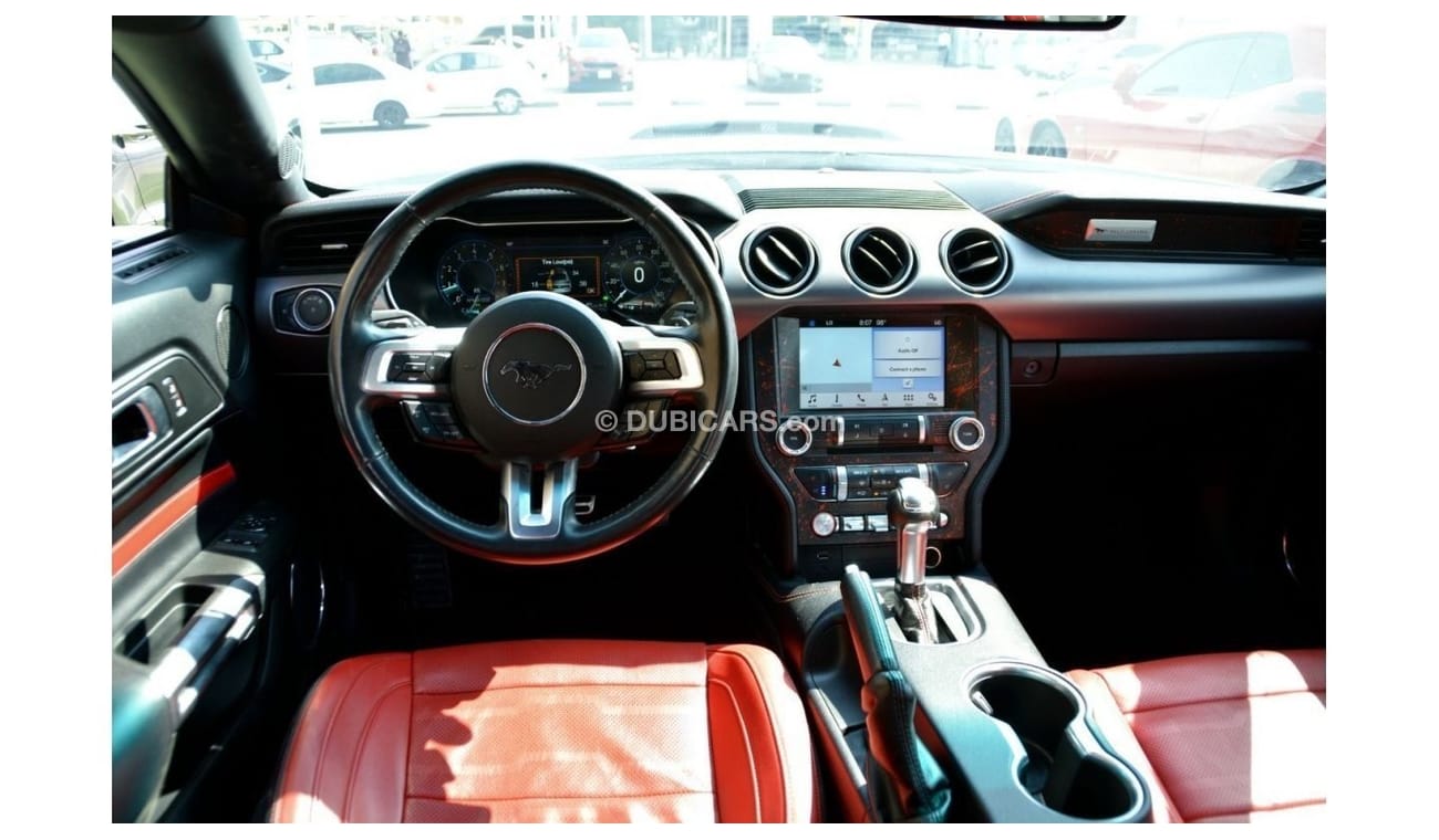 فورد موستانج ايكوبوست محرك ايكوبوست 4 سلندر سعة 2.3 لتر مع تيربو يولد قوة 330 حصان (335 حصان أوروبي PS) و 475 نيو