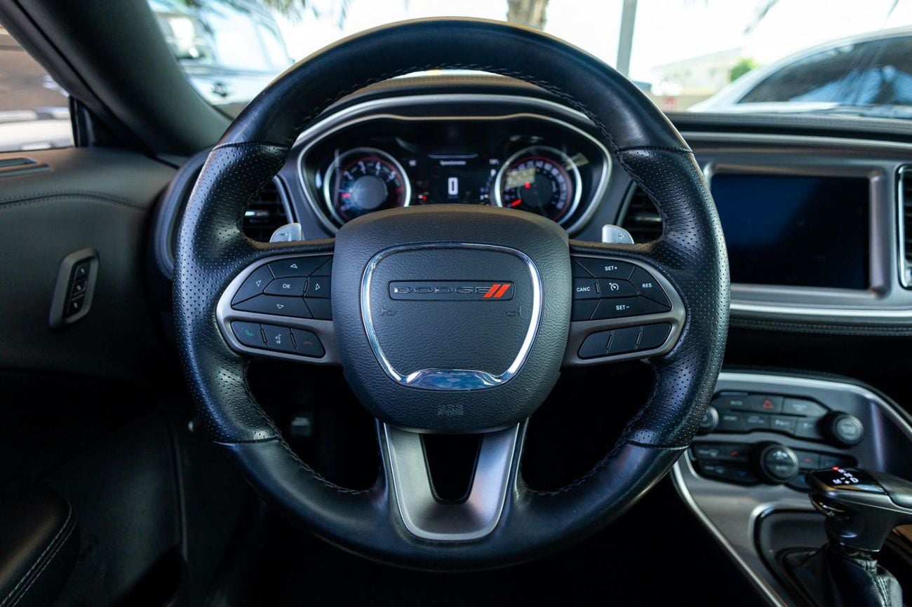 Dodge Challenger R/T 5.7L (370 HP) Dodge Challenger R/T 2021 GCC | Warranty