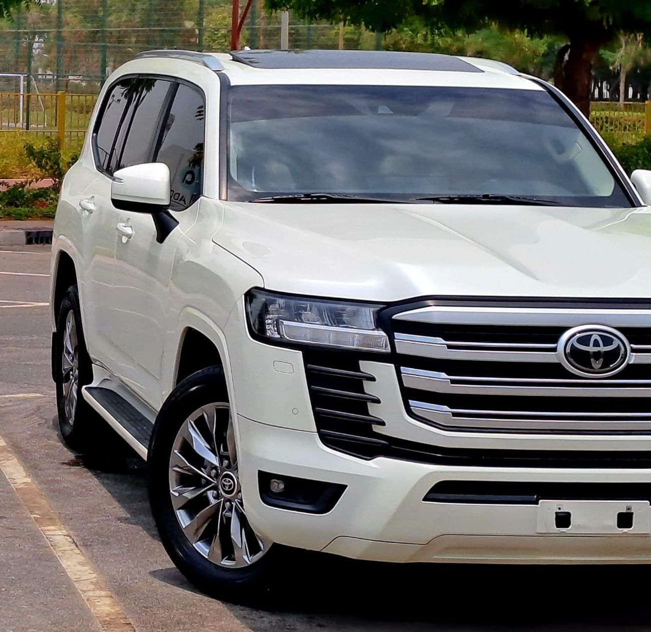 Toyota Land Cruiser GXR 4.0L 2022 4.0L FULL OPTION (3270/-MONTHLY)