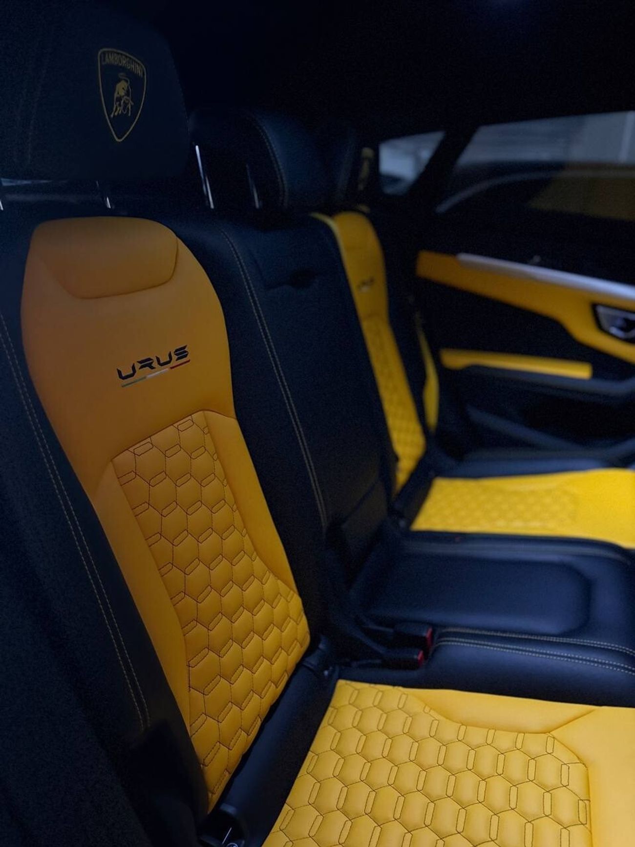 لامبورغيني اوروس 4.0T V8