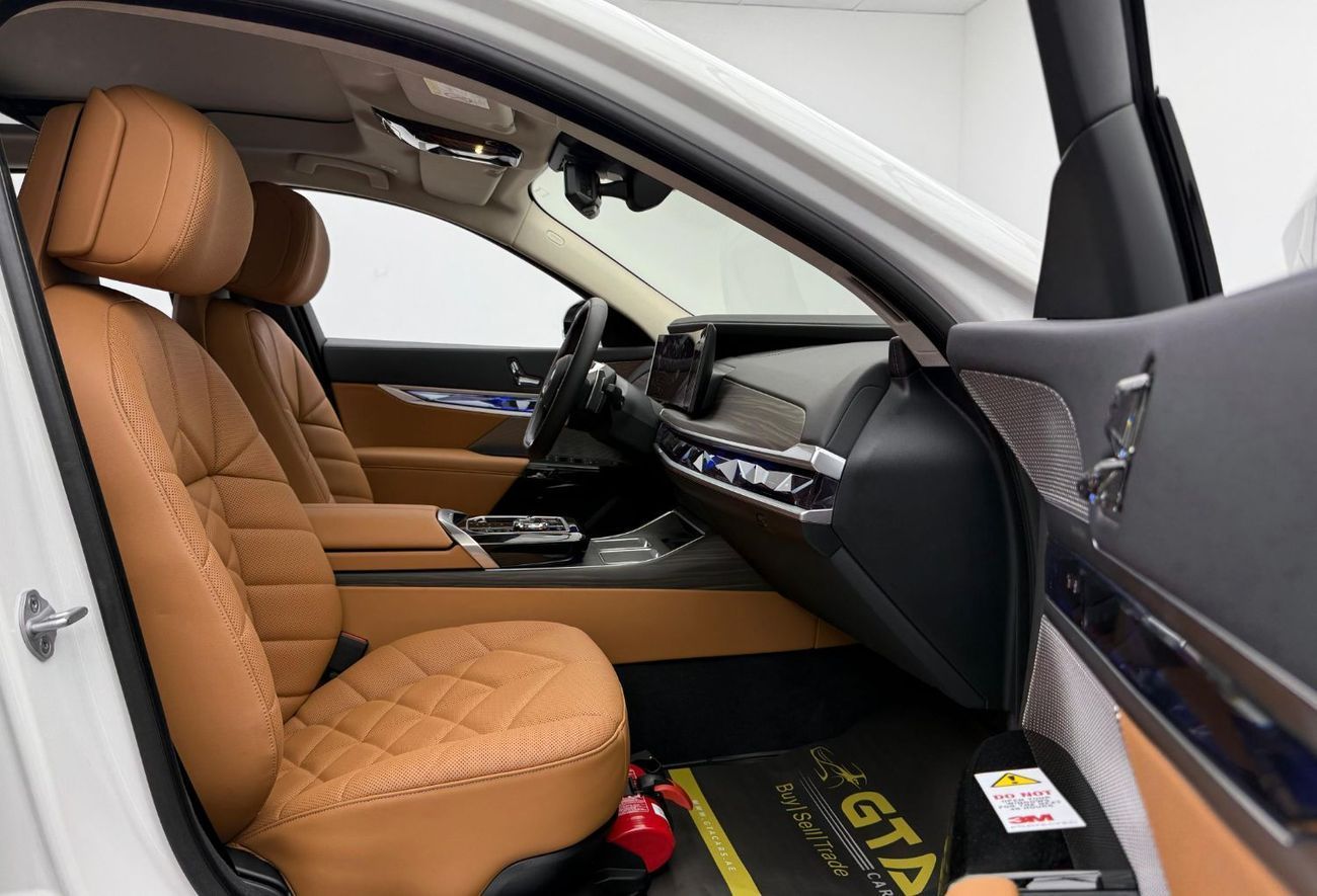 بي أم دبليو 735i *Brand New* 2025 BMW 735i Exclusive Pure, 2030 BMW Warranty + Service Pack, Delivery Kms, GCC