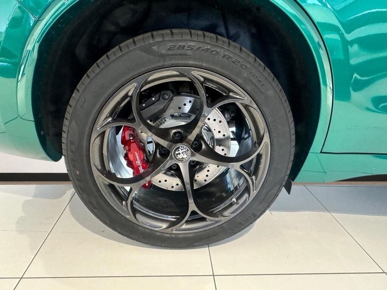 ألفا روميو ستيلفيو Quadrifoglio