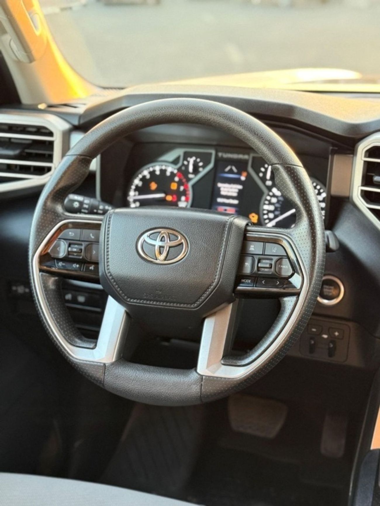 Toyota Tundra CREWMAX SR