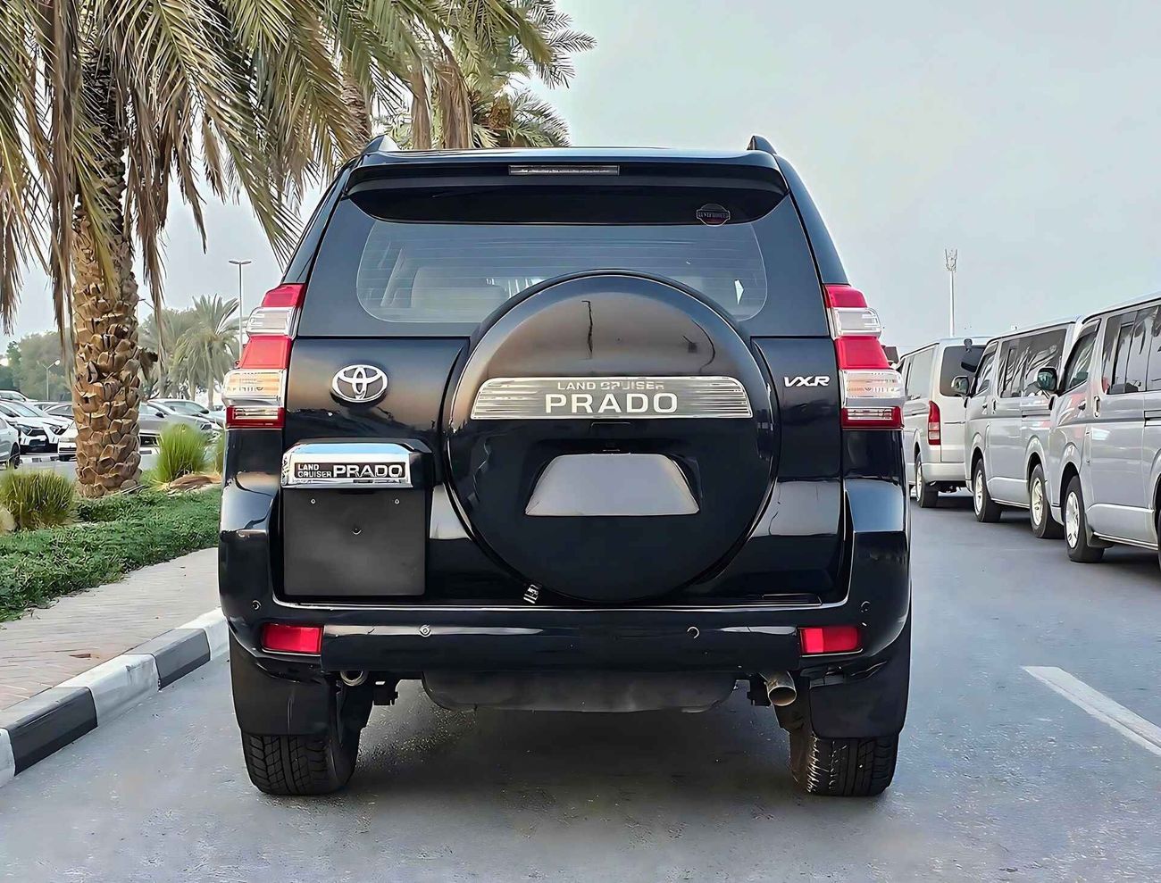 تويوتا برادو VXR V6/ SUNROOF/ LEATHER/ ELECTRIC SEATS/ BACK TYRE/ ORG PAINT/ ORG KMS/ LOT# 63670