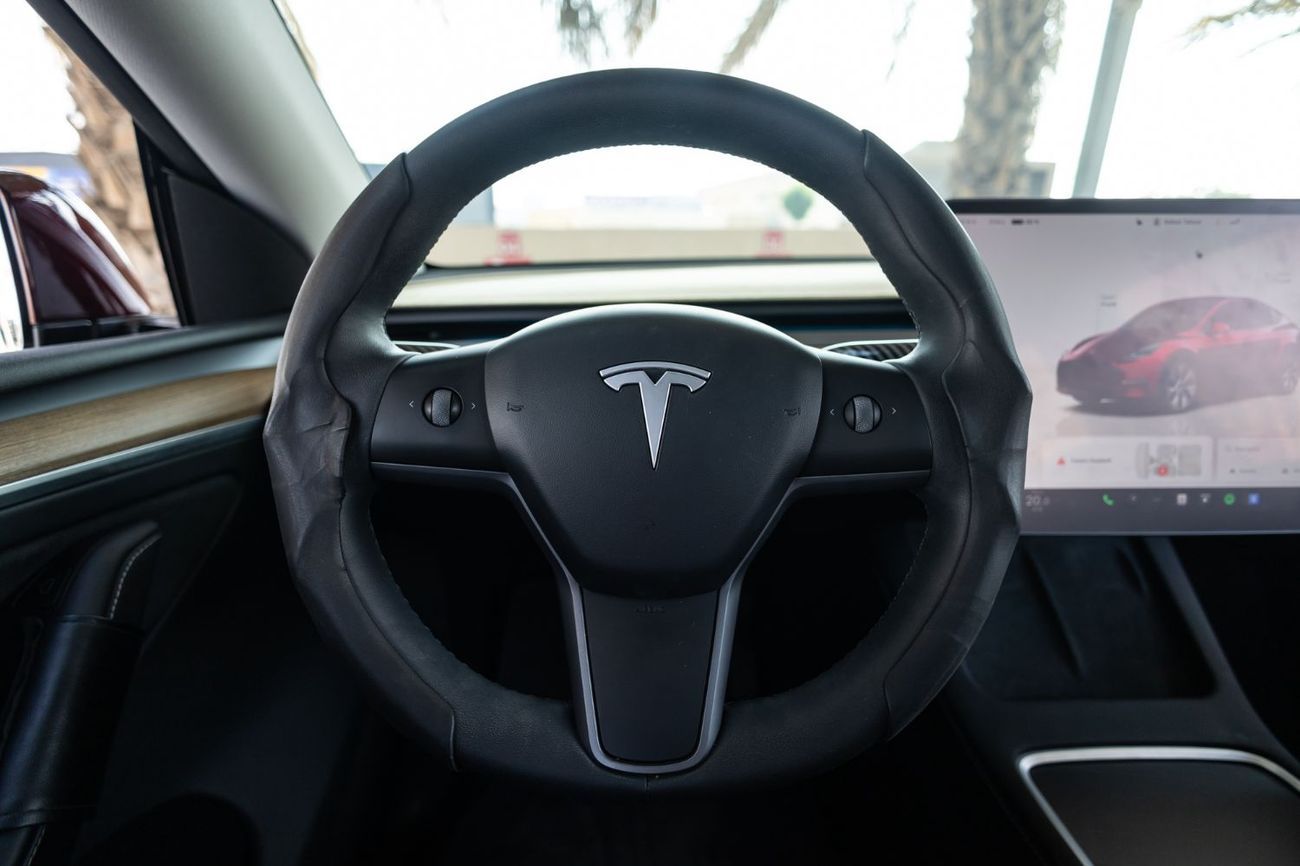 Tesla Model Y Long Range (AWD)