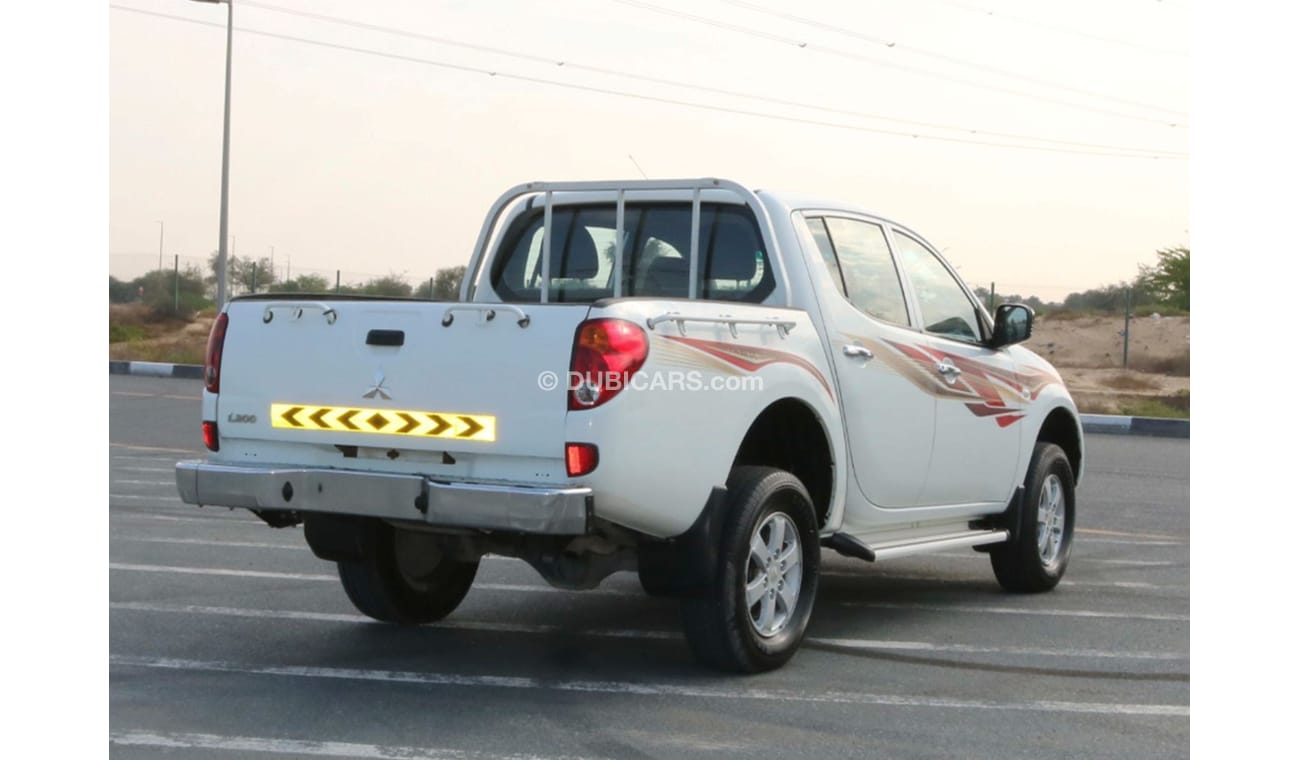 Mitsubishi L200 2015 | DIESEL 4X4 DOUBLE CABIN PICKUP WITH GCC SPECS AND EXCELLENT CONDITION