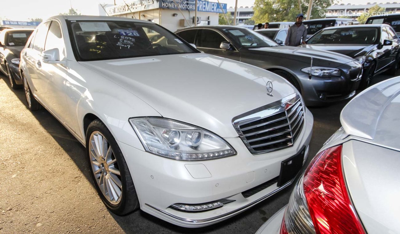 مرسيدس بنز S 550