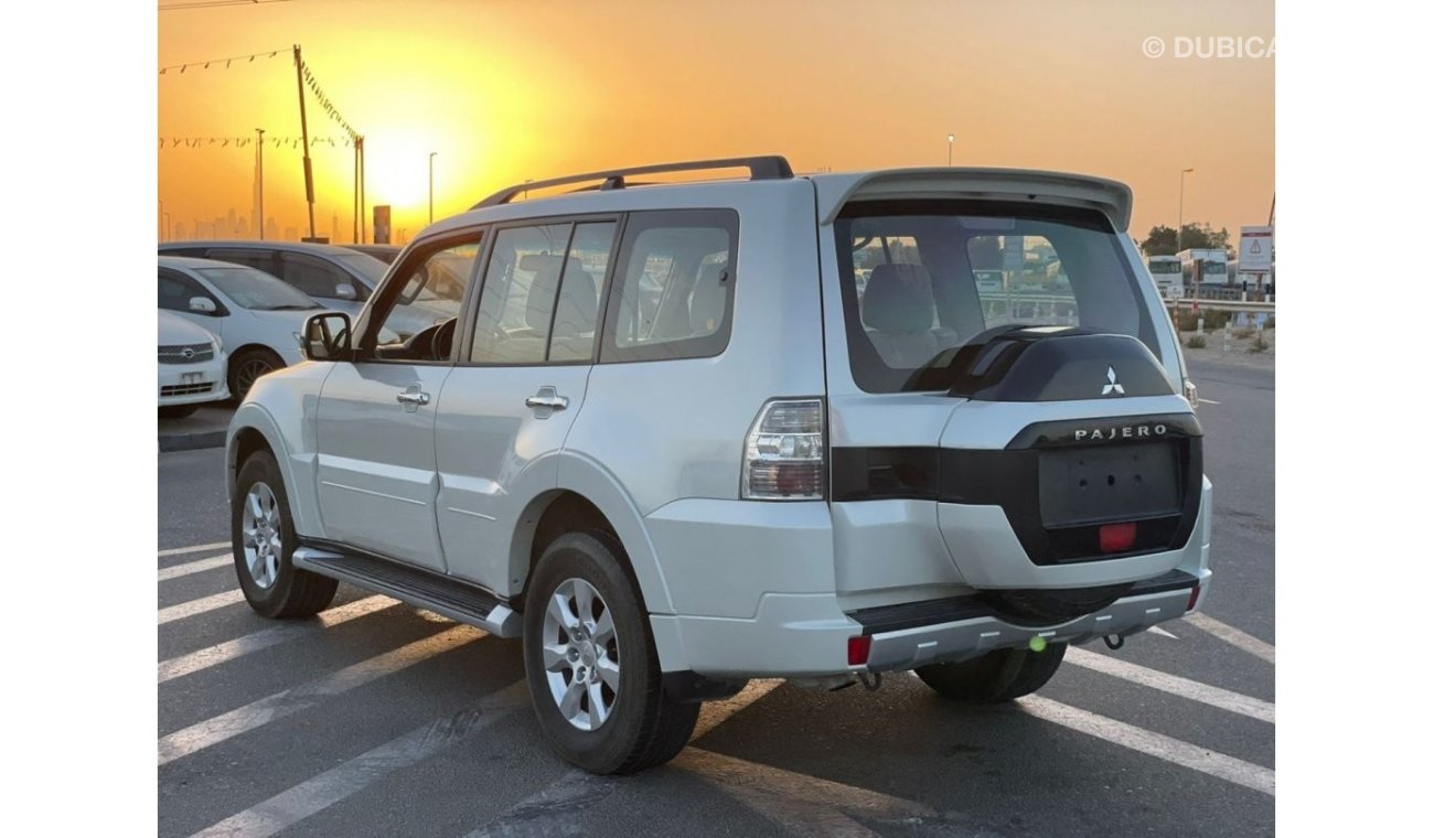 ميتسوبيشي باجيرو 2019 Mitsubishi Pajero GLS 4x4 Sunroof - 100% No Accident / Export Only