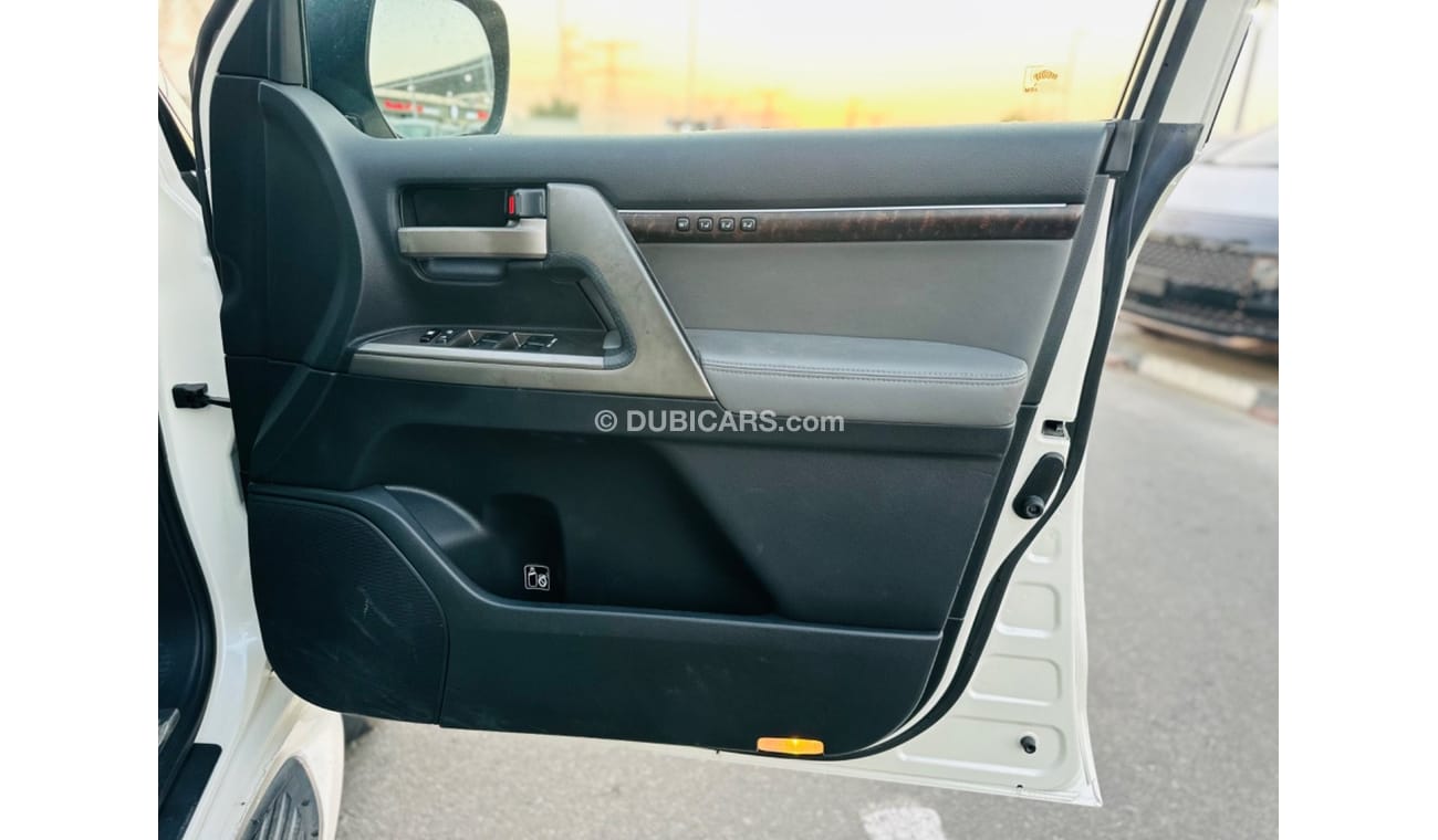 Toyota Land Cruiser Land cruiser ZX , top of the range