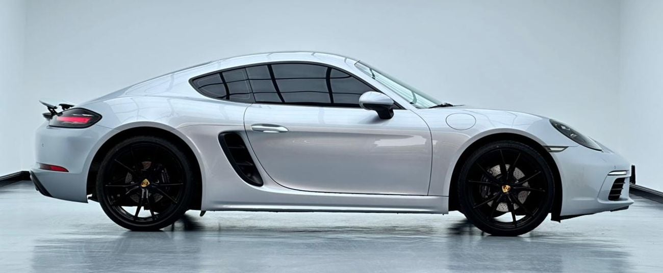 بورش كايمان 718 2017 Porsche 718 Cayman, Service History, Super Clean, Excellent Condition, GCC