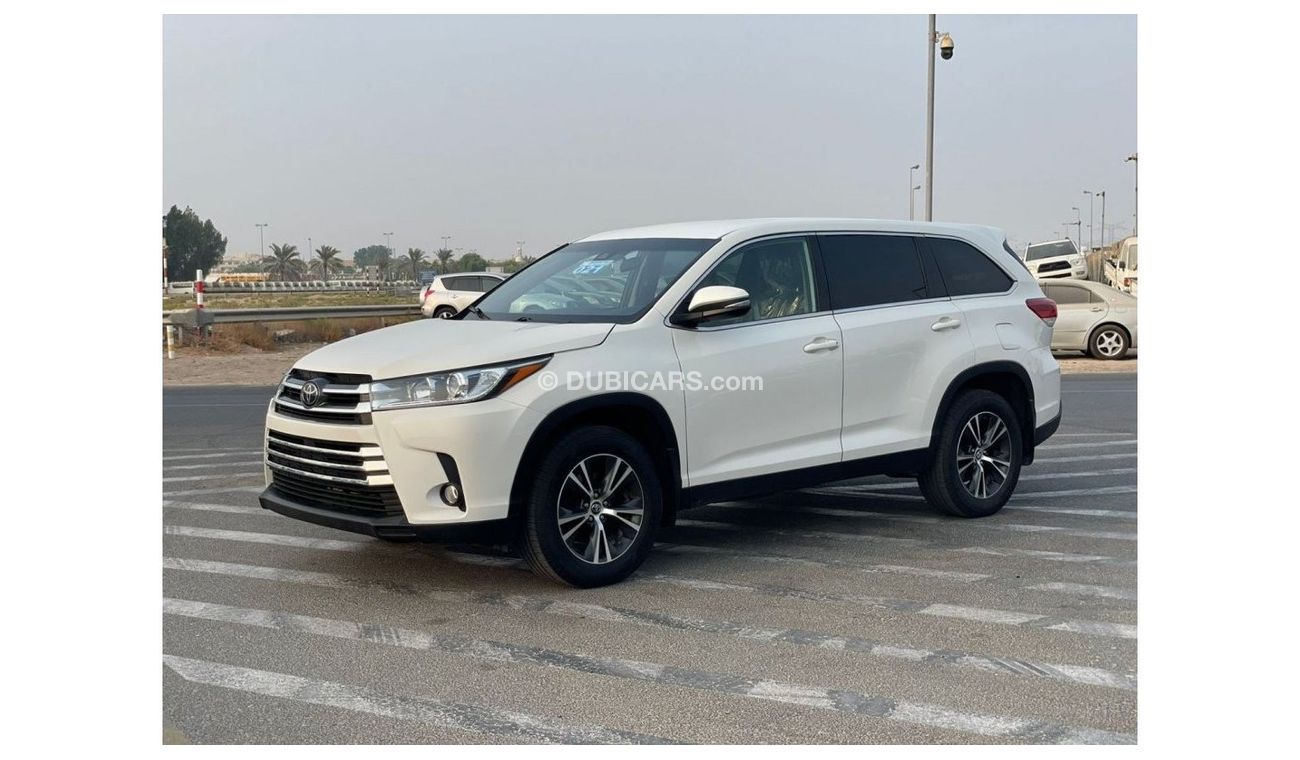 Toyota Highlander 2019 Toyota Highlander LE+ 3.5L V6 4x4 - /