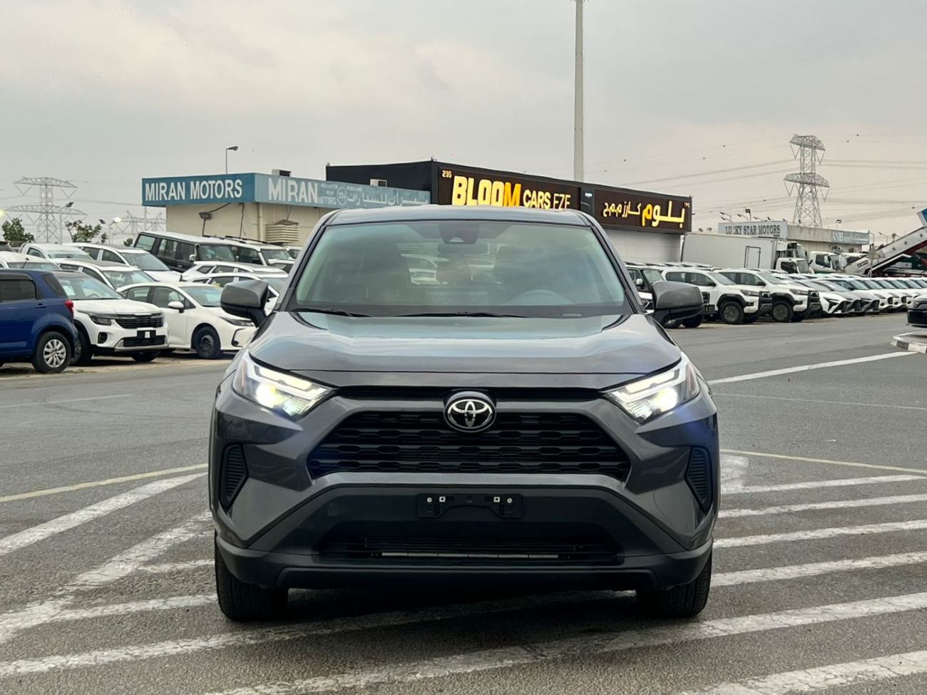 Toyota RAV4 2023 Toyota Rav4 LE Night Shade Edition - 2.5L V4 - Leather Seats With Radar - Low Mileage