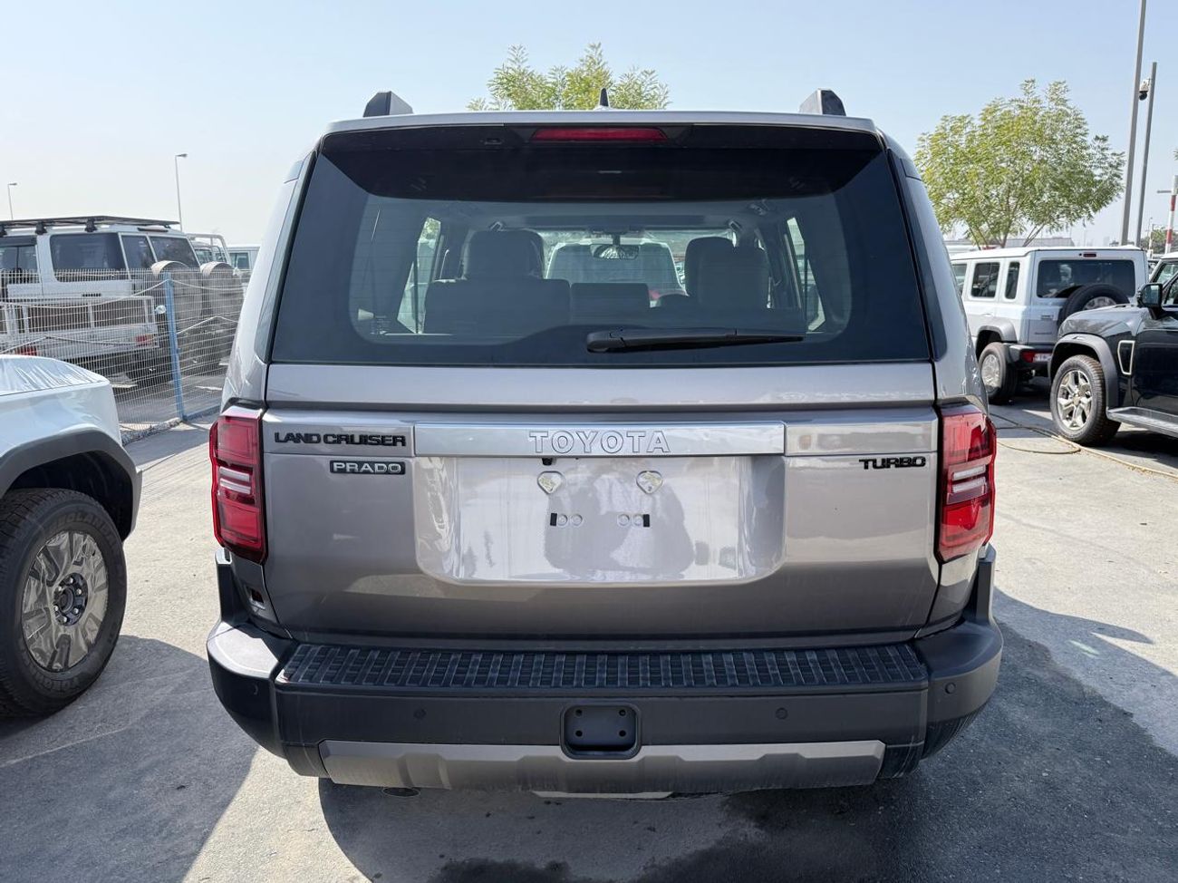 تويوتا برادو Adventure Mid 2.4L