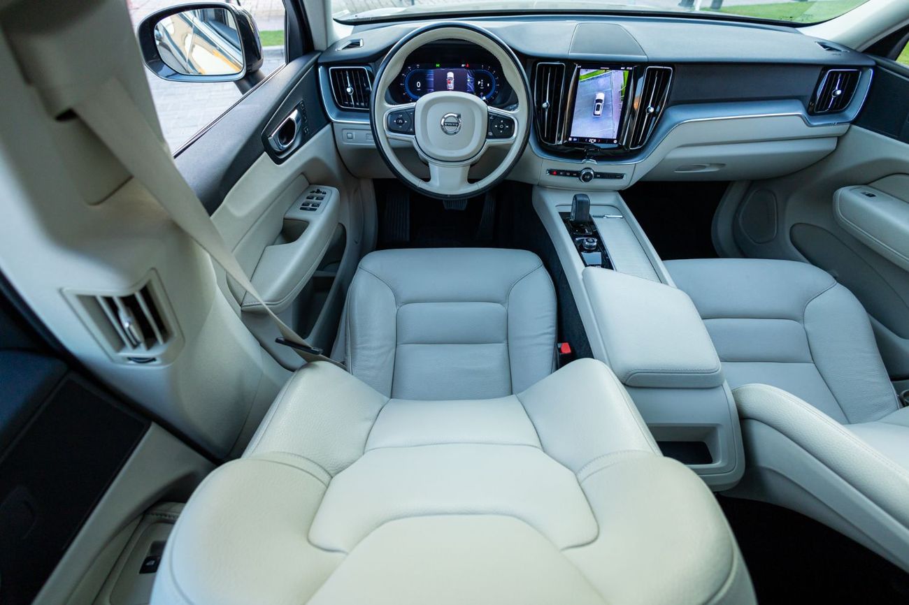 Volvo XC60 Momentum 2.0L AWD