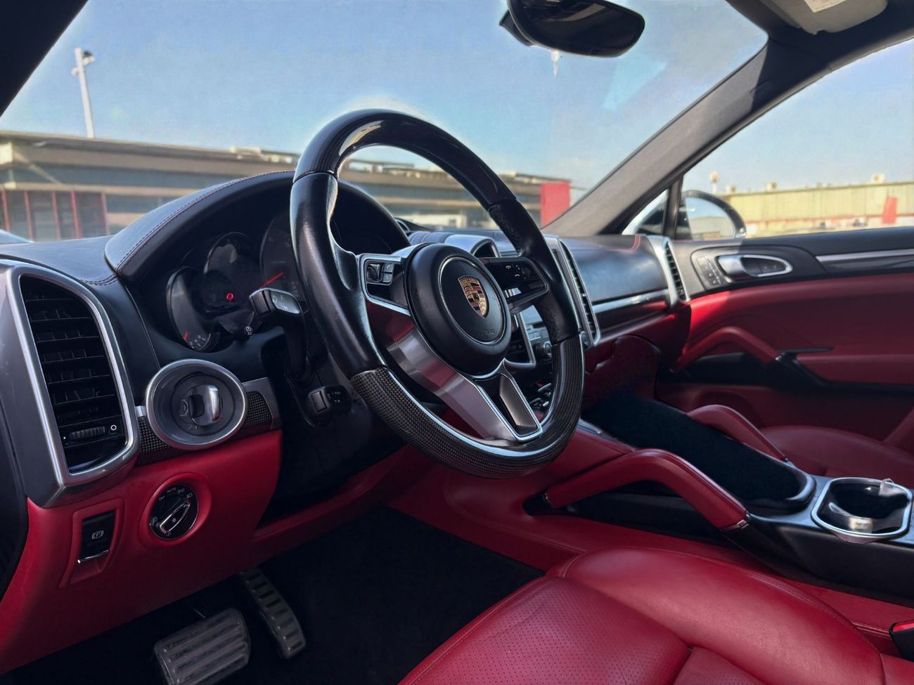 Porsche Cayenne S 3.6L V6 – 420 BHP | 2017 | GCC SPECS | AED 3,550 PER MONTH