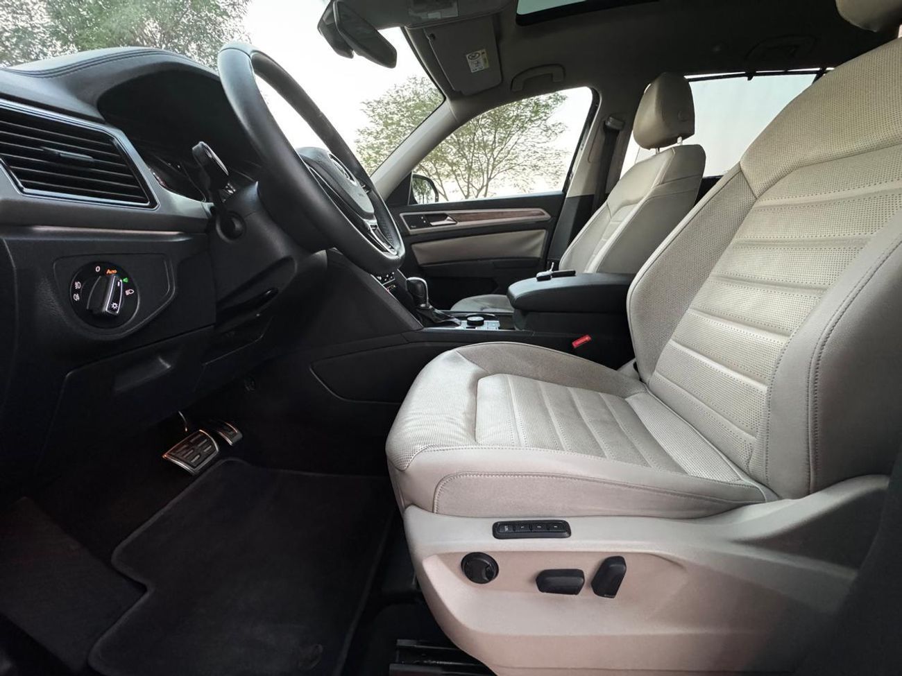 Volkswagen Teramont R-Line 3.6L VOLKSWAGEN TERAMONT 2019 GCC R LINE V6 FULL OPTIONS 7 SEATER WITH ONE YEAR DEALER WARRAN