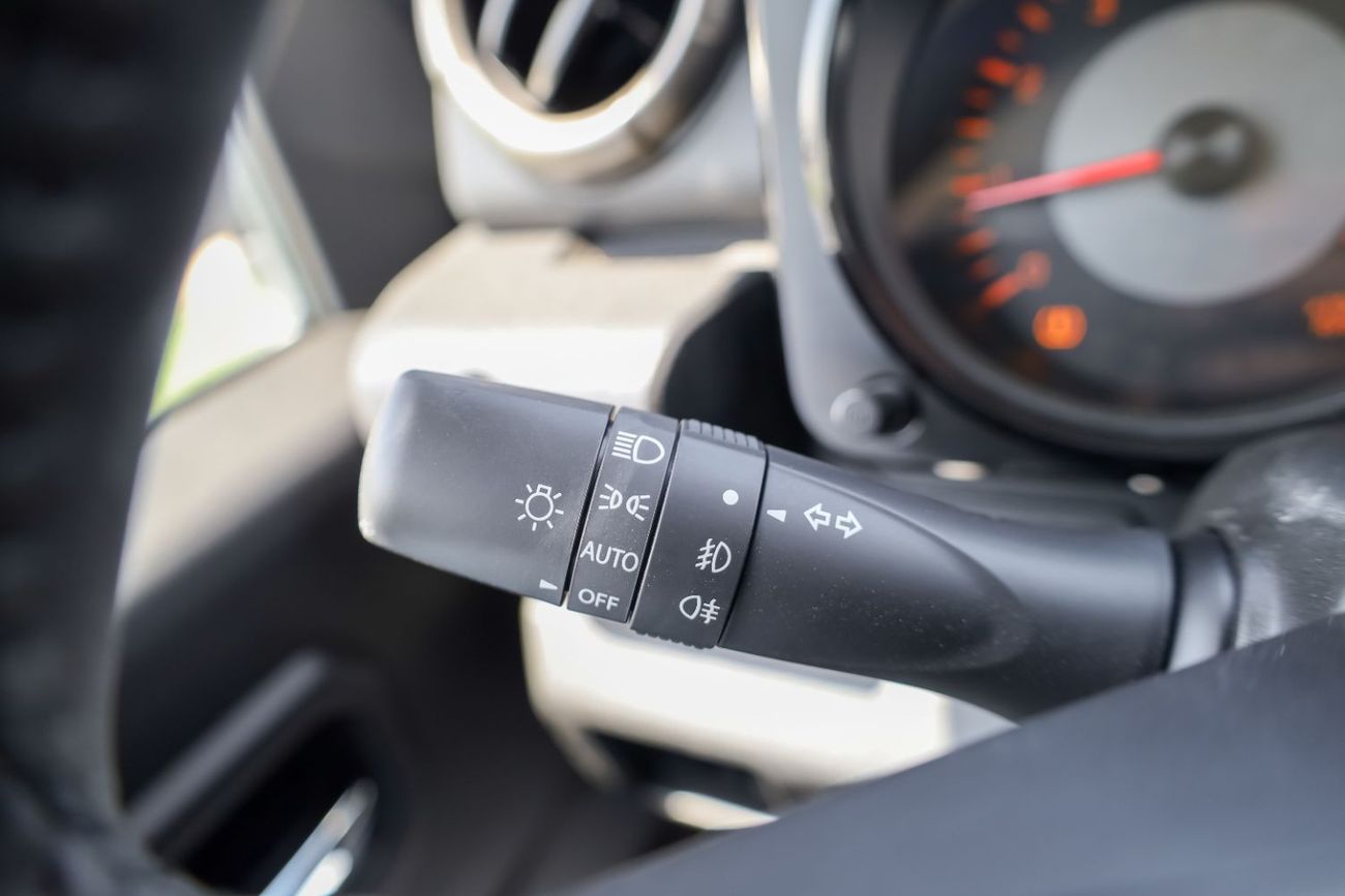 Suzuki Jimny GLX 1.5L (3-Doors) GLX 1.5L 3D GCC 1.5L Petrol AT / 3 Doors / Steering Audio Control / For Export On