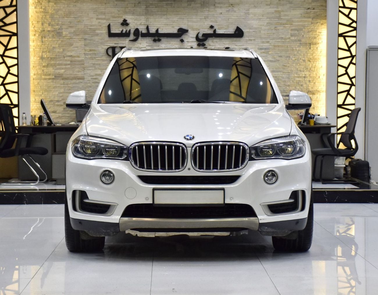 BMW X5 35i EXCLUSIVE EXCELLENT DEAL for our BMW X5 xDrive35i ( 2015 Model ) in White Color GCC Specs