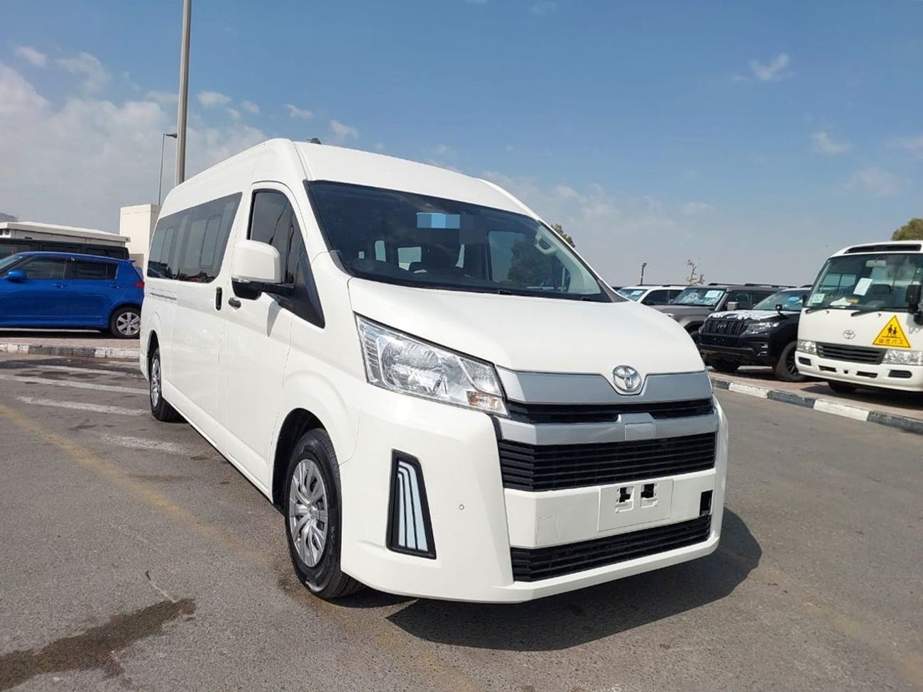 Toyota Hiace TOYOTA HIACE COMMUTER VAN RHD 2019 MODEL 2.8L DIESEL AUTOMATIC(PM01596)