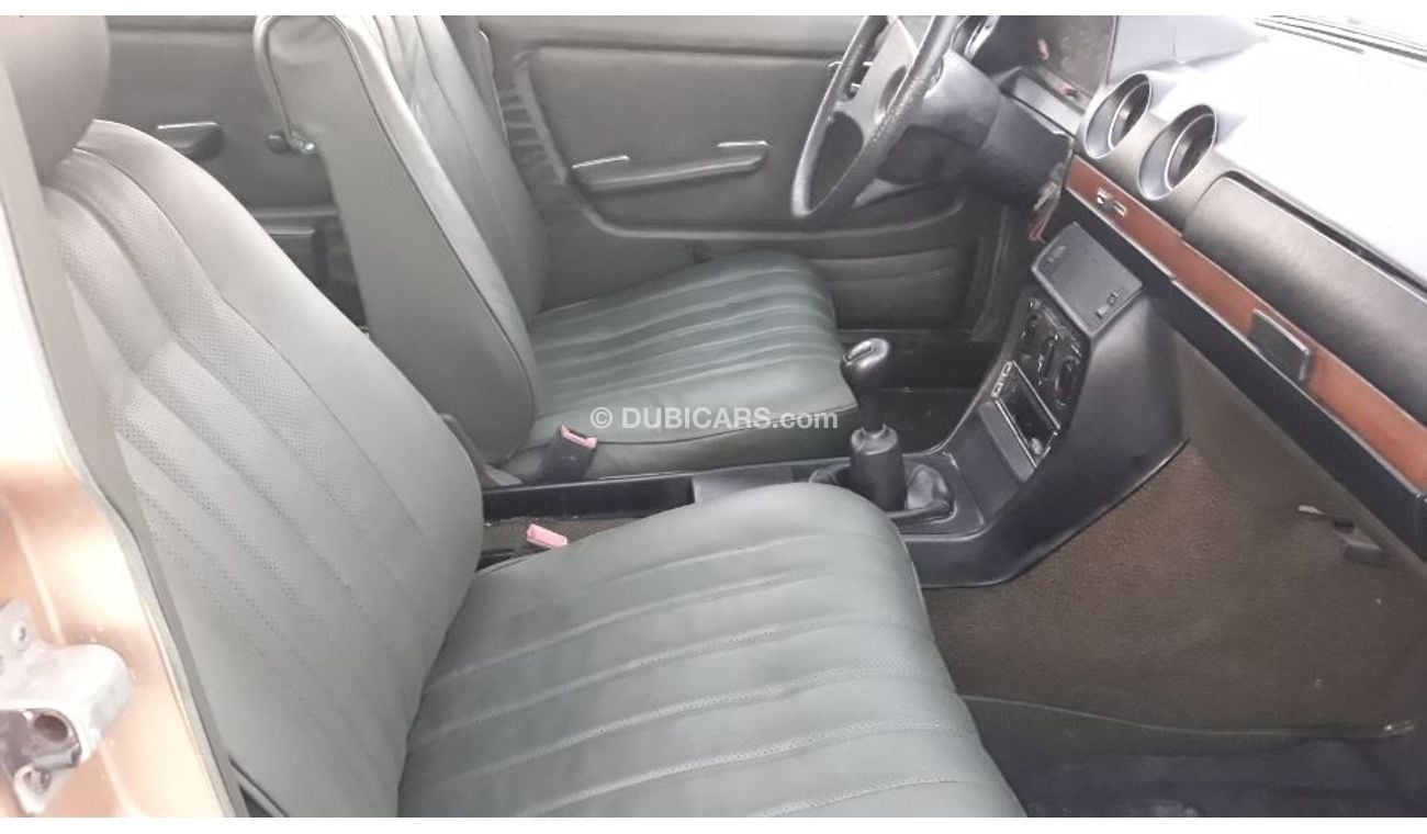 Mercedes-Benz 230 E 1984 Mercedes Full options with sunroof A.C. Manuel Gear