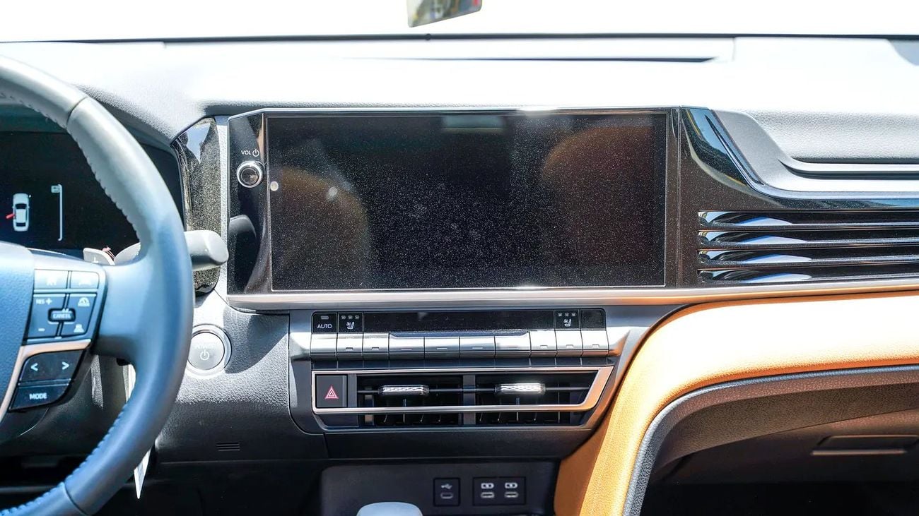 Toyota Camry LUMIERE HEV Lumiere GCC Specs