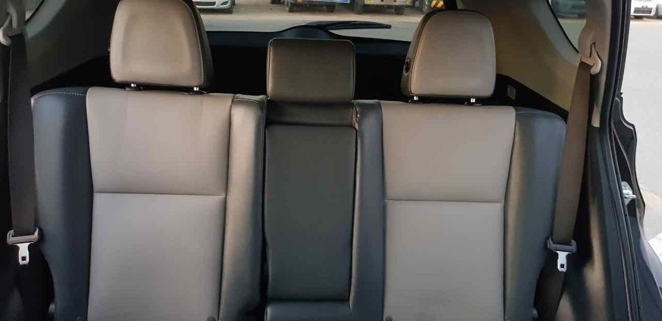 تويوتا راف ٤ fresh and imported and very clean inside out and ready to drive