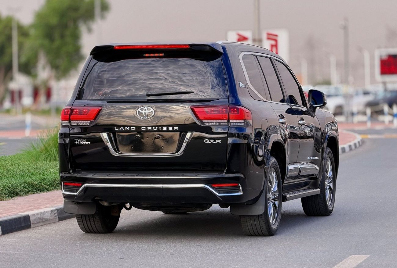 Toyota Land Cruiser 2020 Model Facelift to LC300 2025 Shape Exterior and Interior Both Car is very Clean and Perfect Con