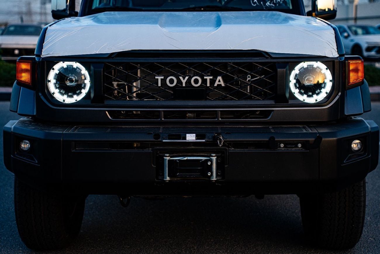 Toyota Land Cruiser 70  2.8l Automatic 5 Door Winch Diff Lock Full option 2026