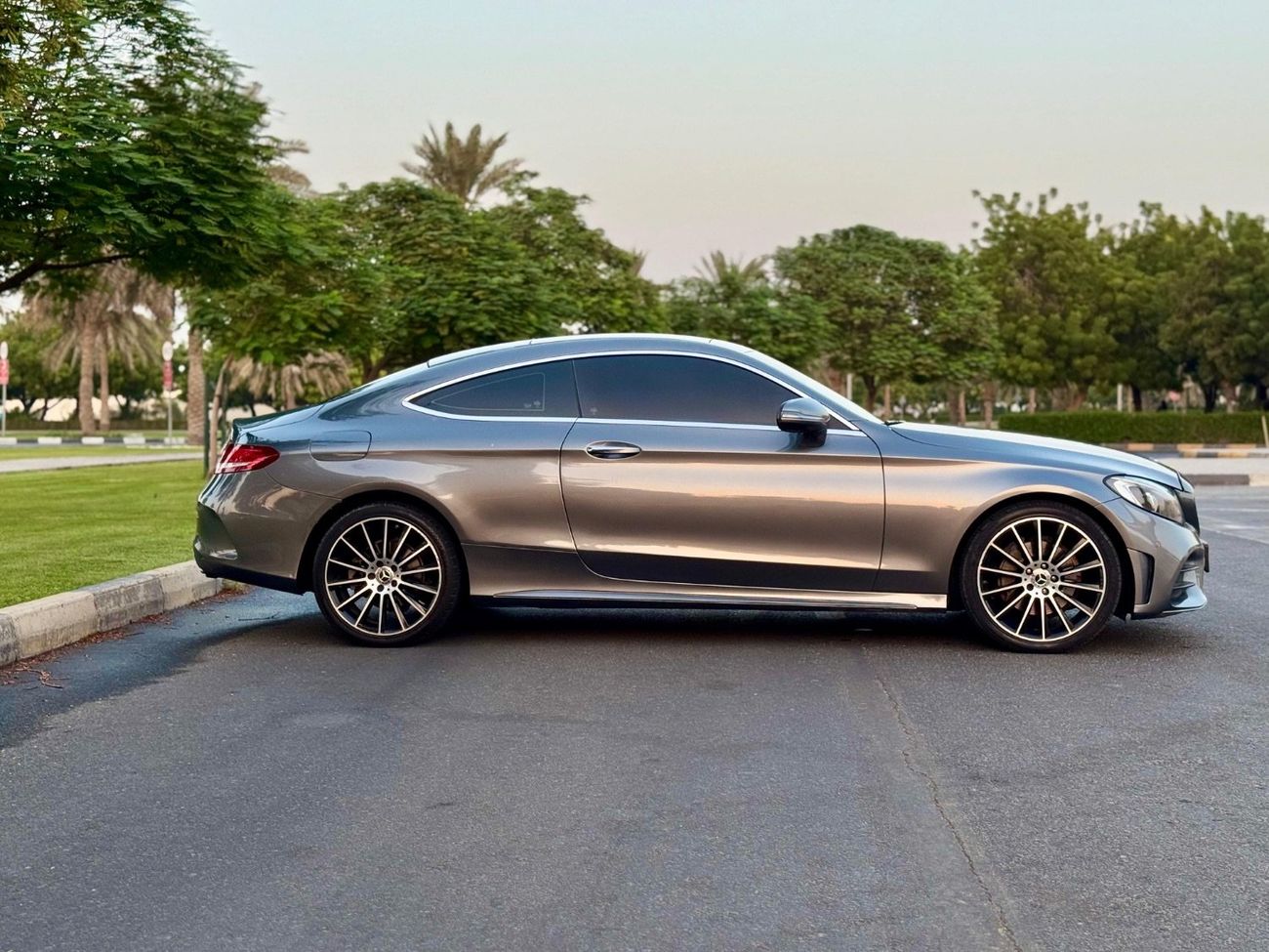 Mercedes-Benz C 200 MERCEDES C200 COUPE MODEL 2018 GCC SPACE FULL OPTION