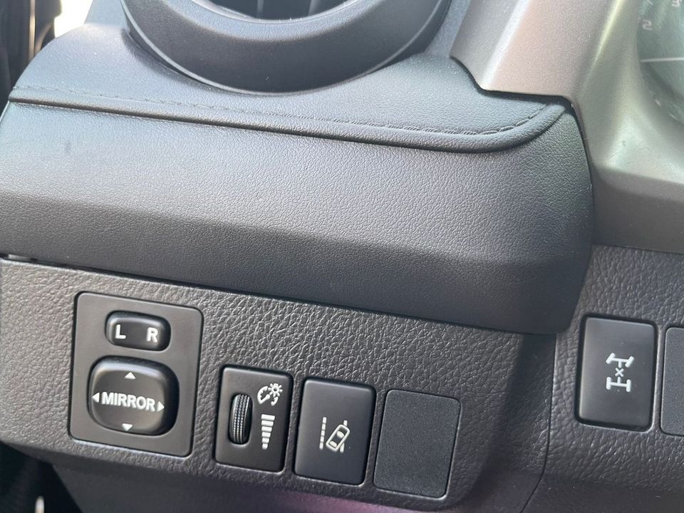 Used Toyota RAV 4 VX Rav4 2017 4x4 very good car 2017 for sale in Dubai 559672